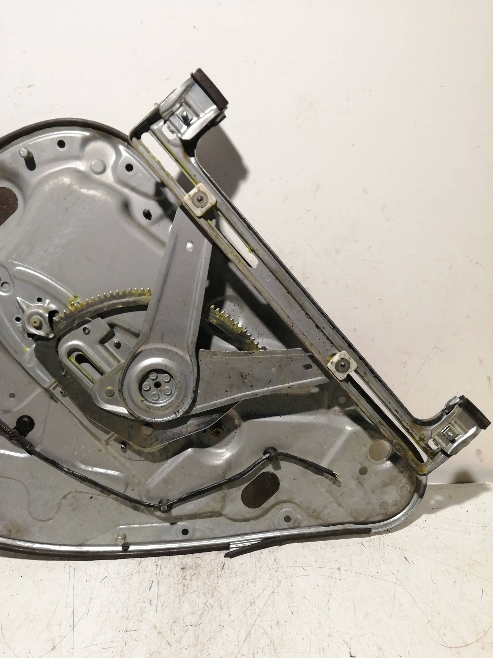 Elevalunas trasero izquierdo FORD FOCUS BERLINA (CAK) 2