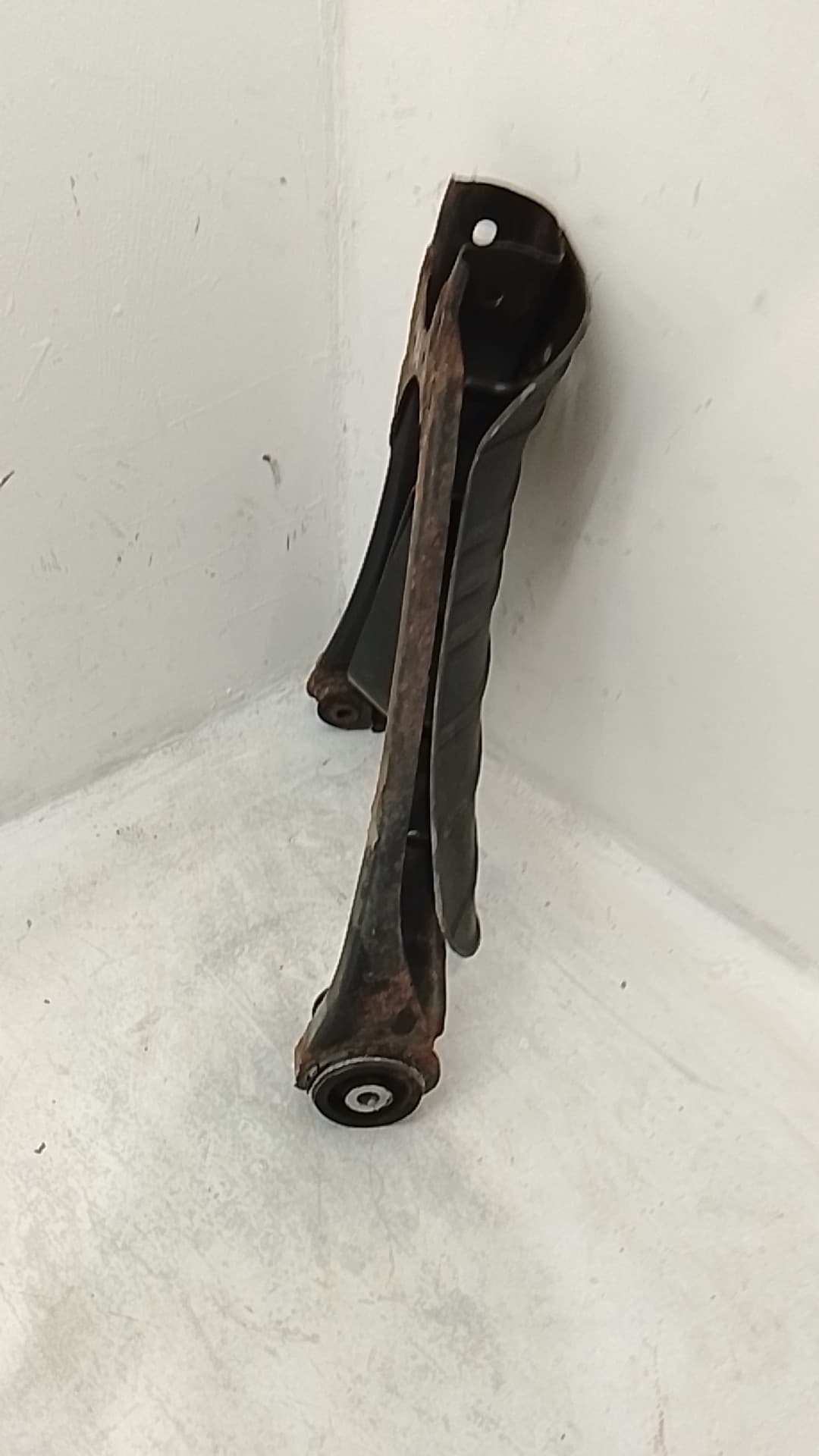 Brazo suspension inferior trasero izquierdo PORSCHE CAYENNE (9PA) 3