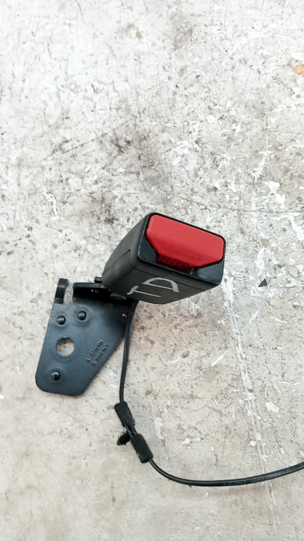 Enganche cinturon trasero derecho PEUGEOT 508 SW