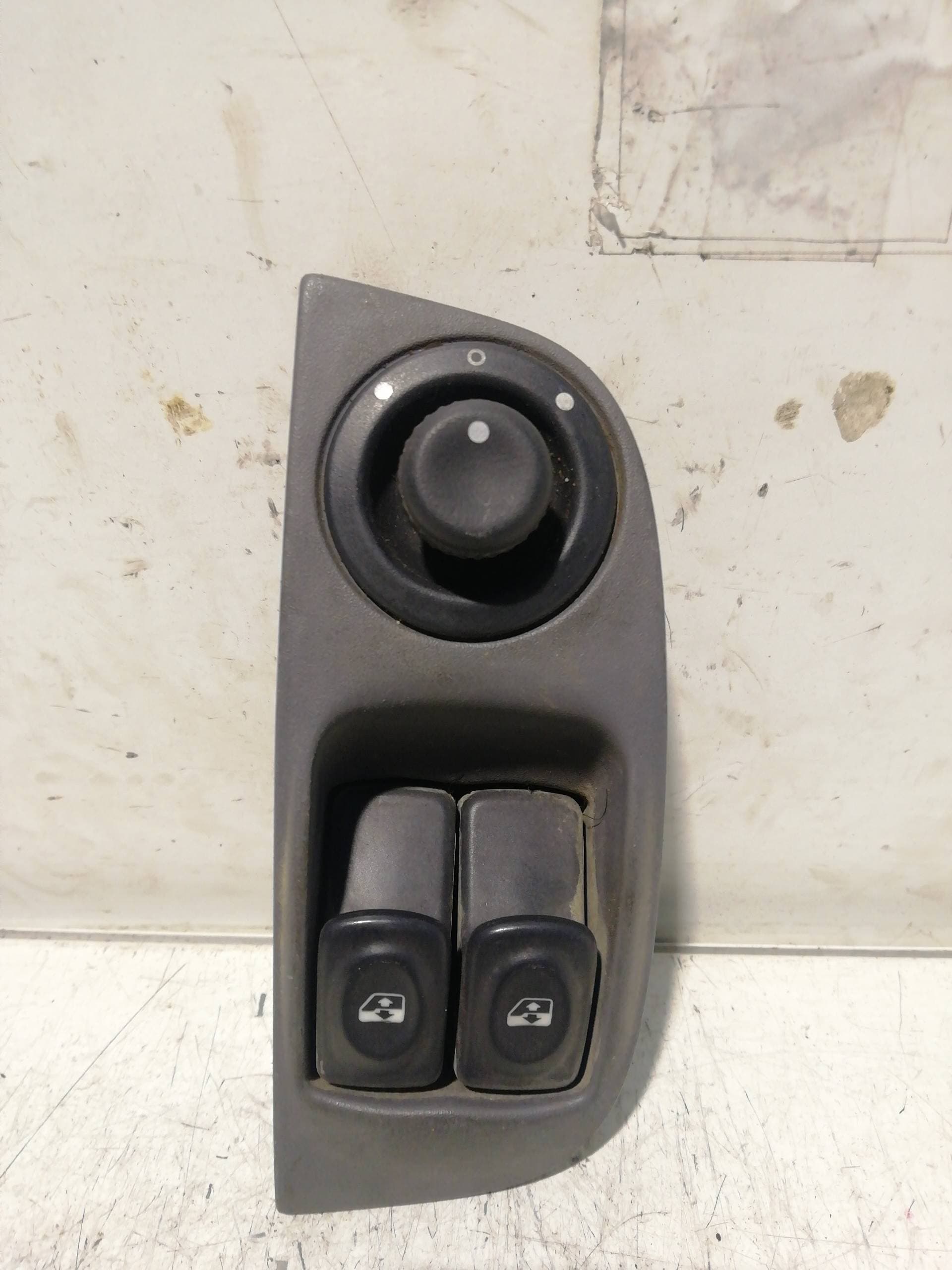 Mando elevalunas delantero izquierdo RENAULT MEGANE I SCENIC (JA0)