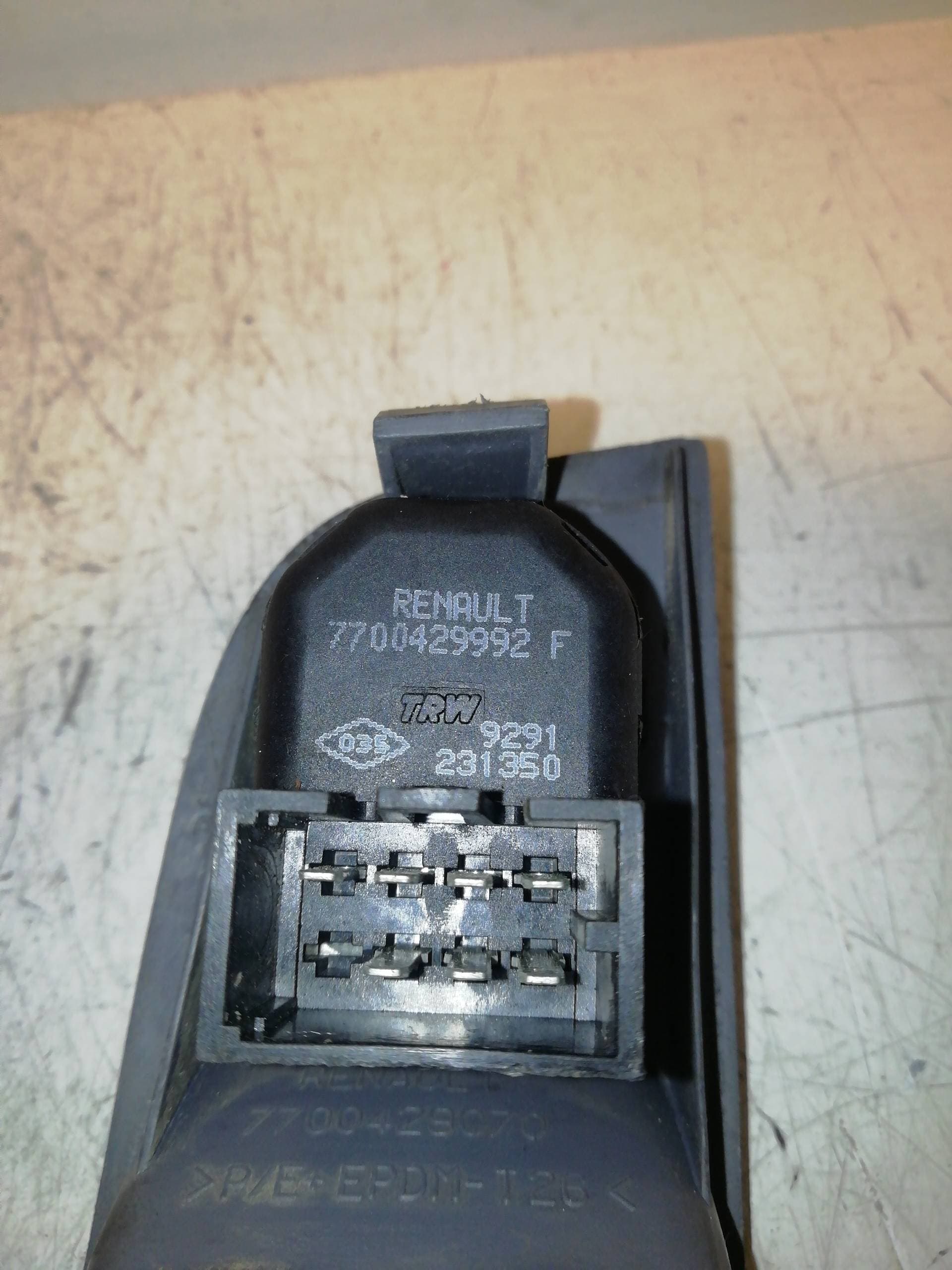 Mando elevalunas delantero izquierdo RENAULT MEGANE I SCENIC (JA0) 4