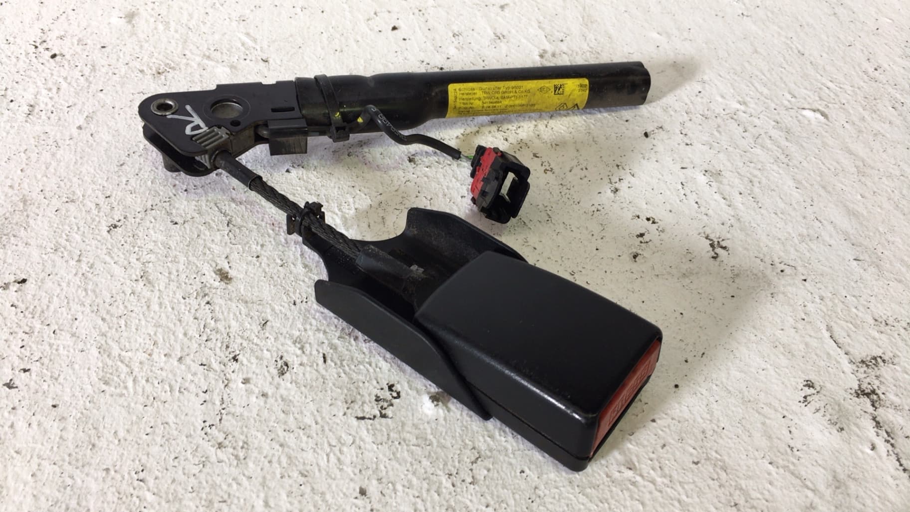 Enganche cinturon delantero derecho RENAULT TWINGO