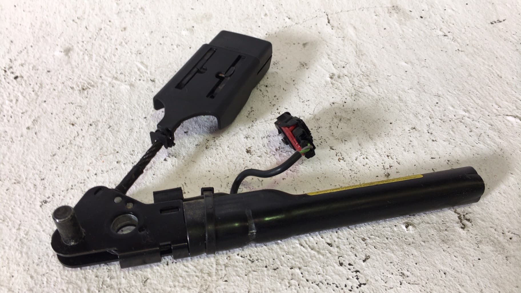Enganche cinturon delantero derecho RENAULT TWINGO 2