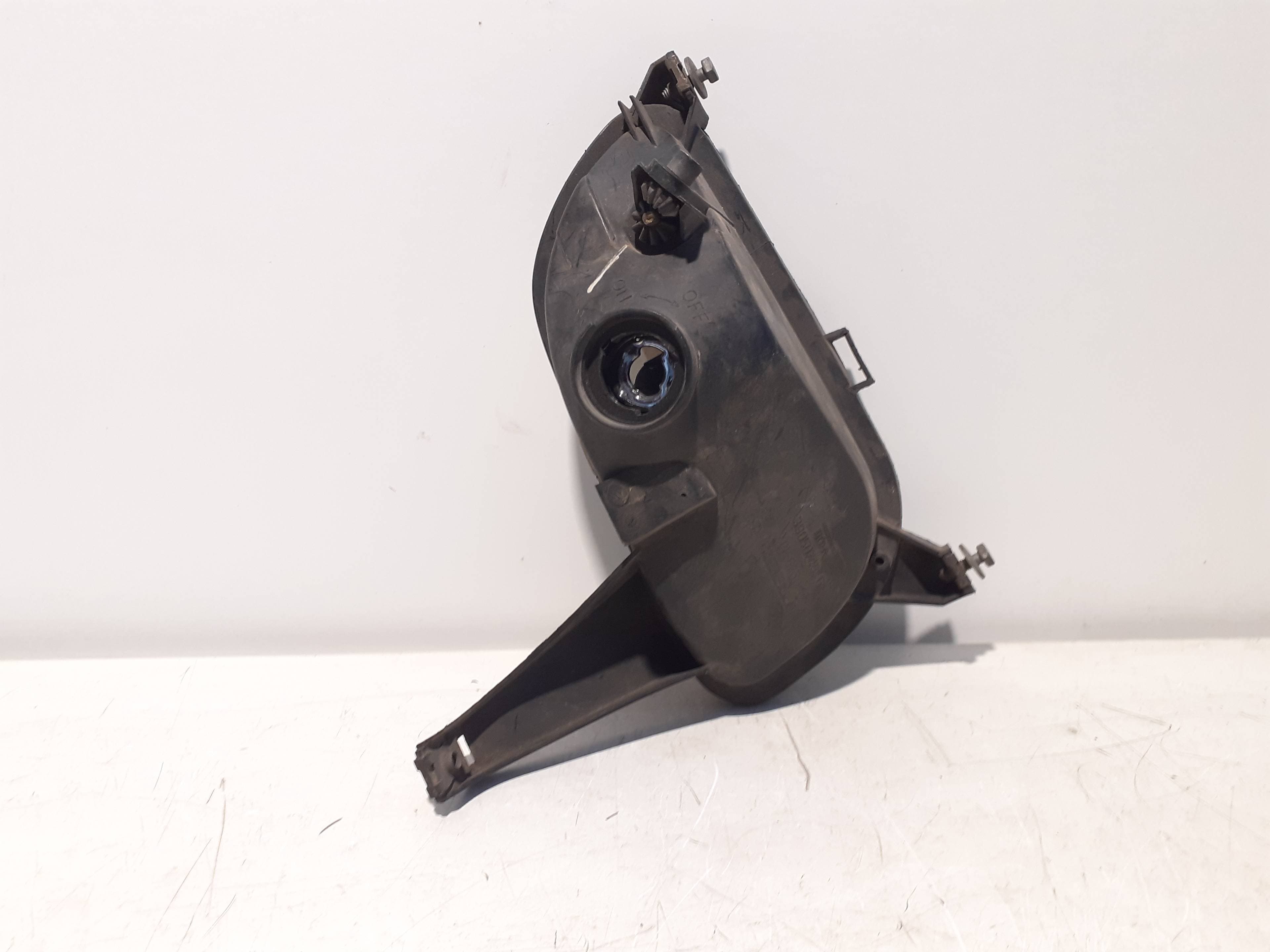 Recambio PEUGEOT 309 ref. 39050748G 3