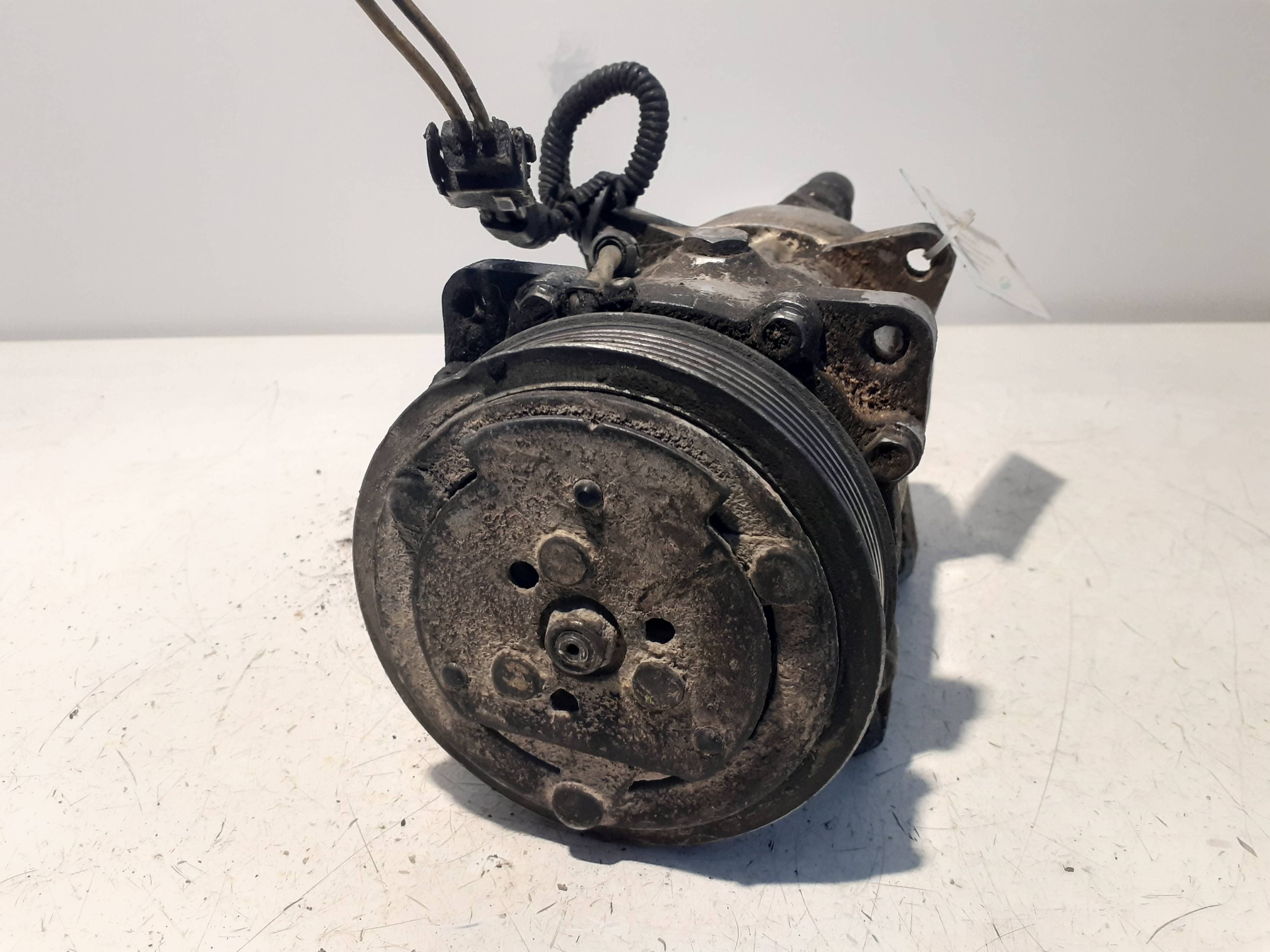 Recambio RENAULT 19 (B/C/L53) ref. COMPRESOR