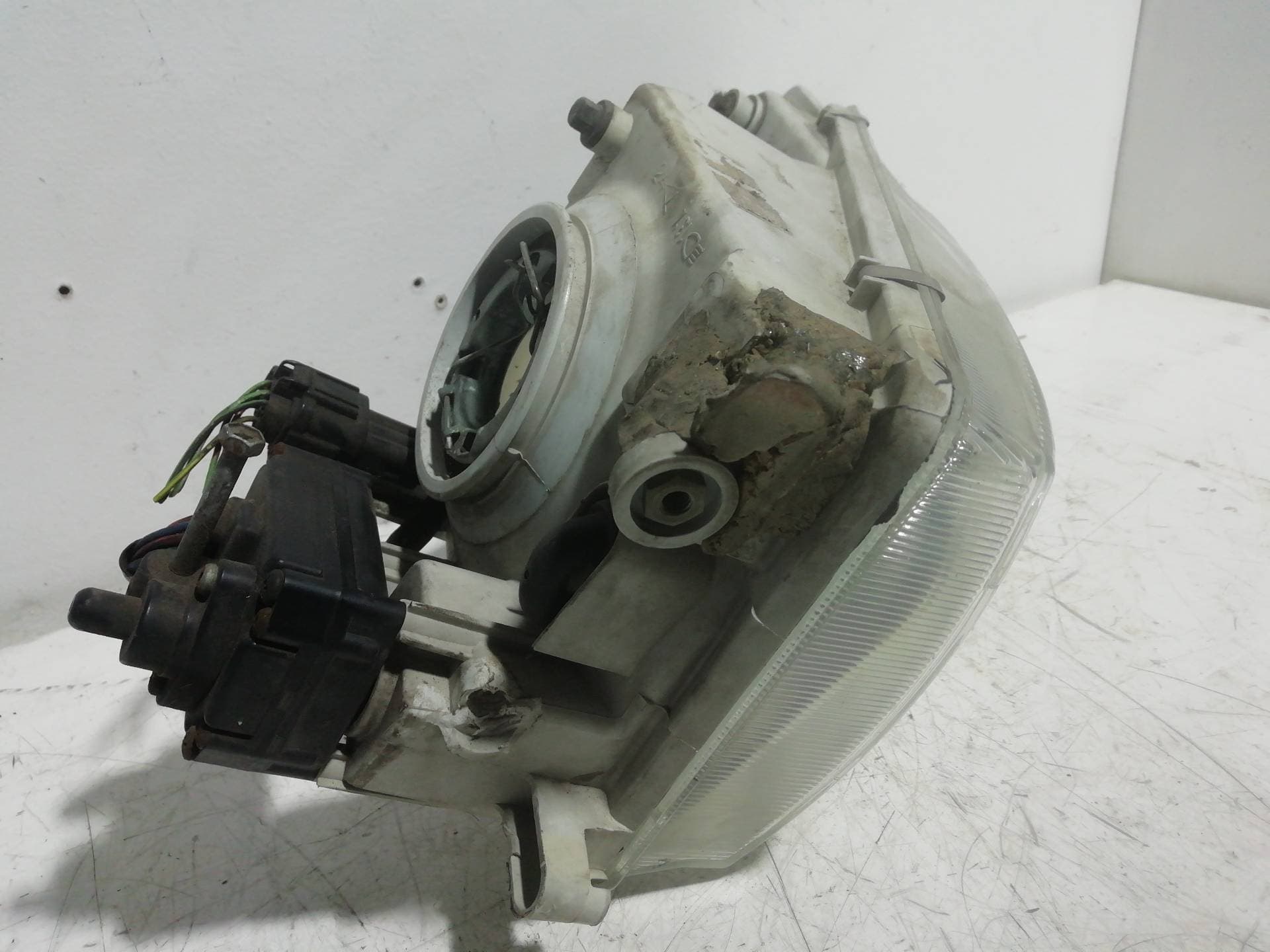 Faro derecho NISSAN MICRA (K11) 2