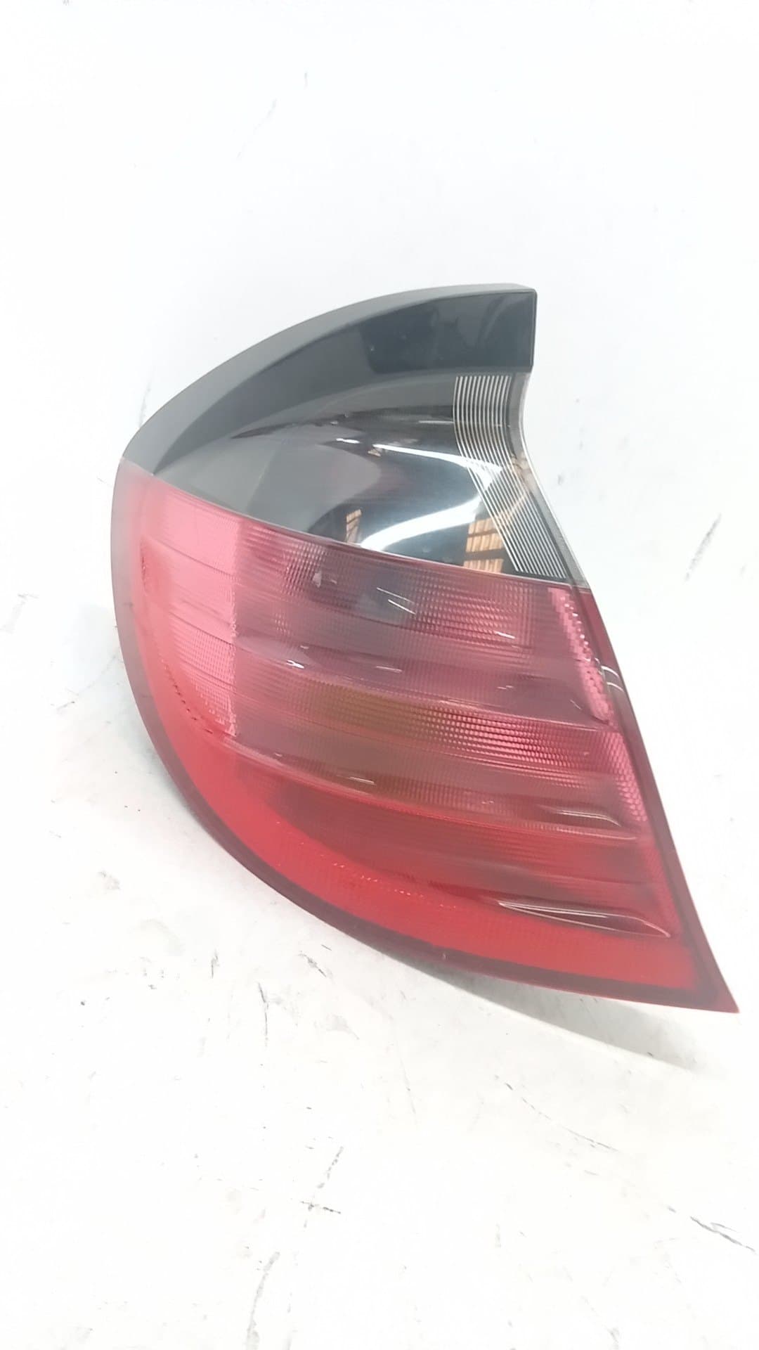 Piloto trasero izquierdo MERCEDES-BENZ CLASE C (W202)