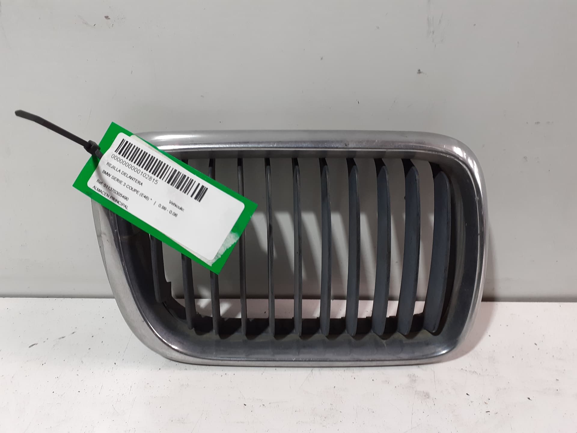 Rejilla delantera BMW SERIE 3 BERLINA (E30)