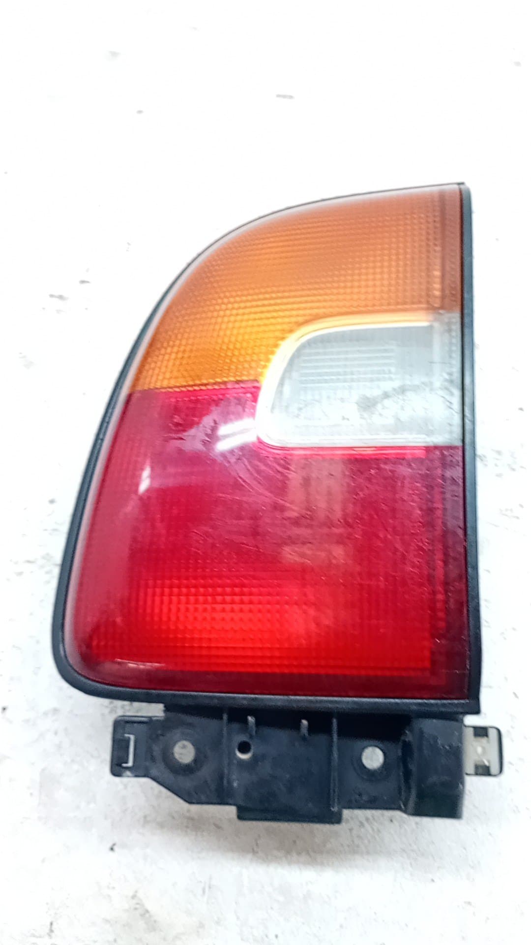 Piloto trasero izquierdo TOYOTA RAV 4 FUNCRUISER (A1)
