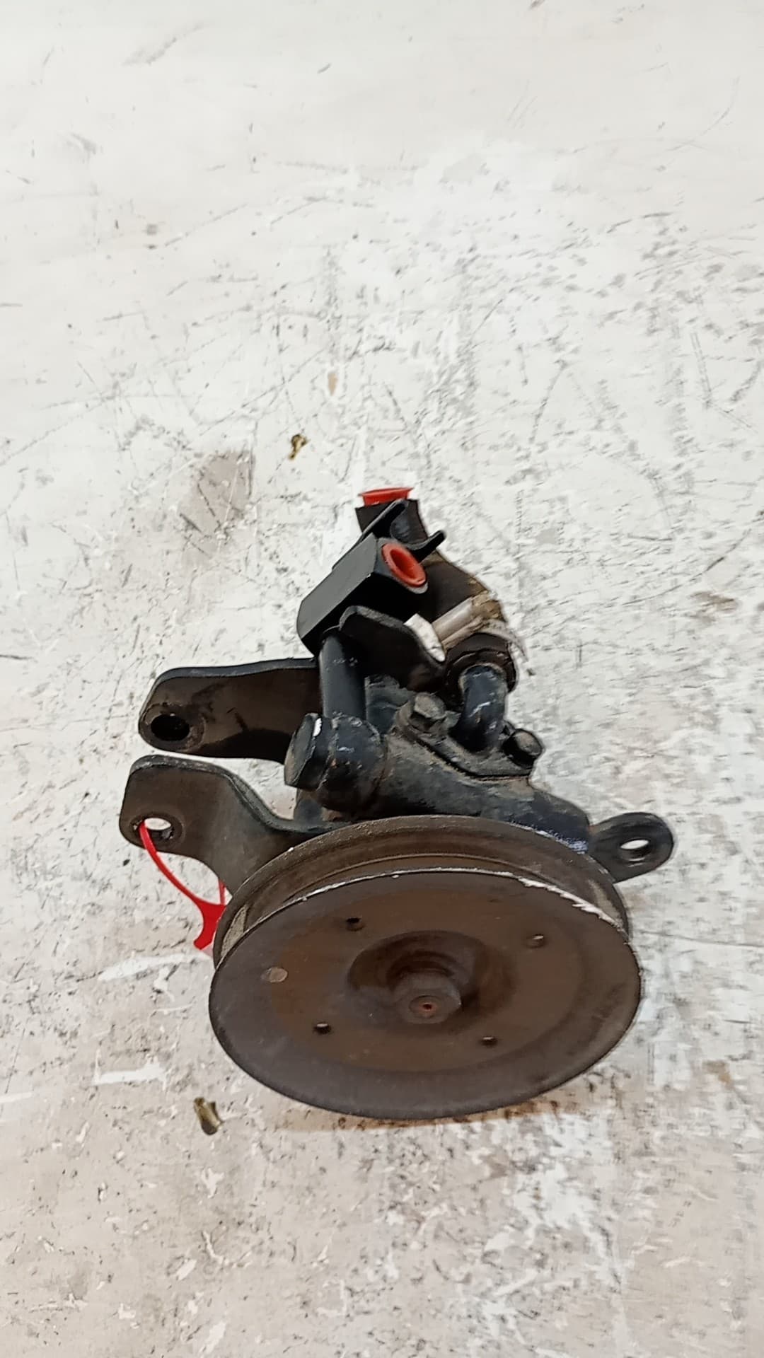 Bomba direccion NISSAN TERRANO II (R20)