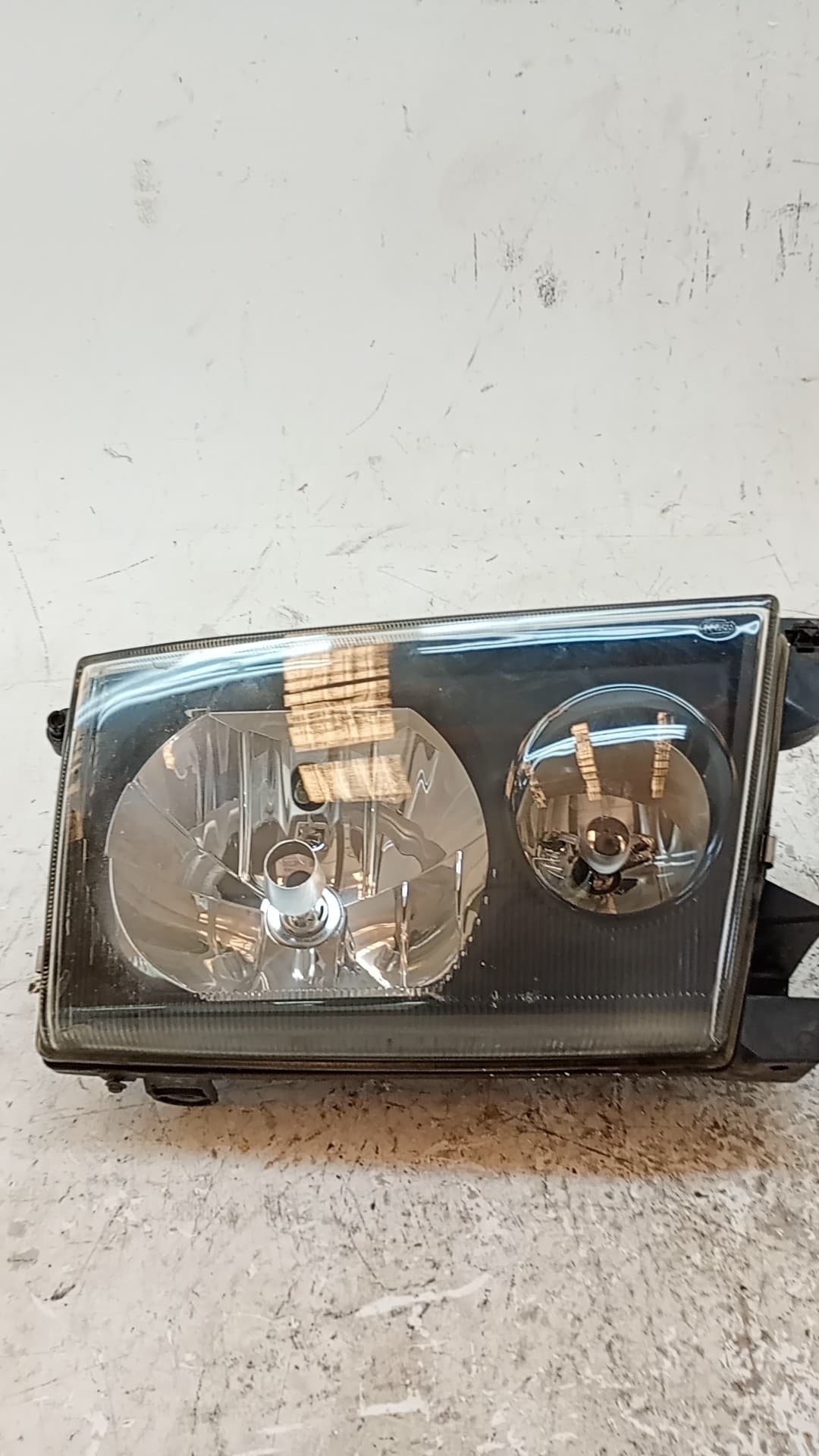 Faro izquierdo NISSAN TERRANO II (R20)
