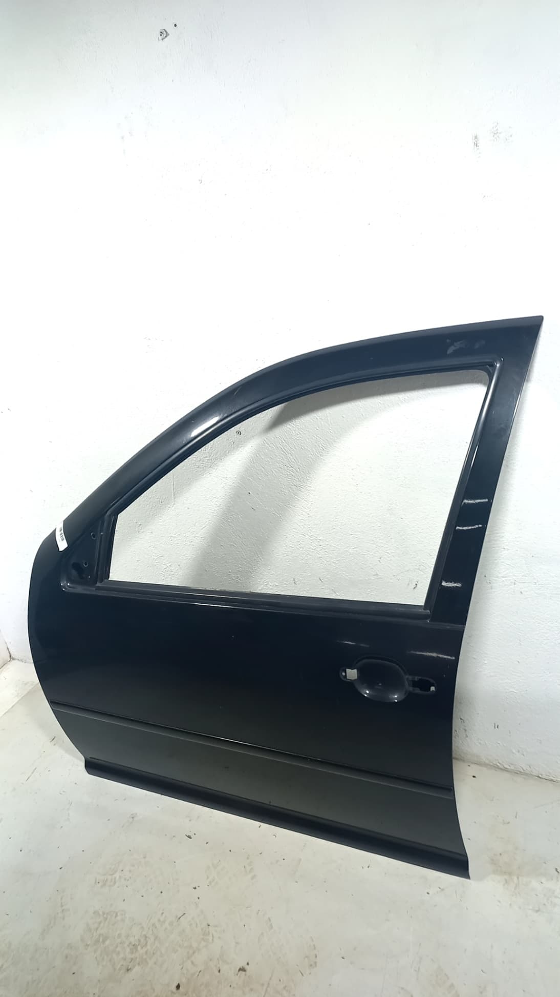 Puerta delantera izquierda VOLKSWAGEN GOLF IV BERLINA (1J1) 4