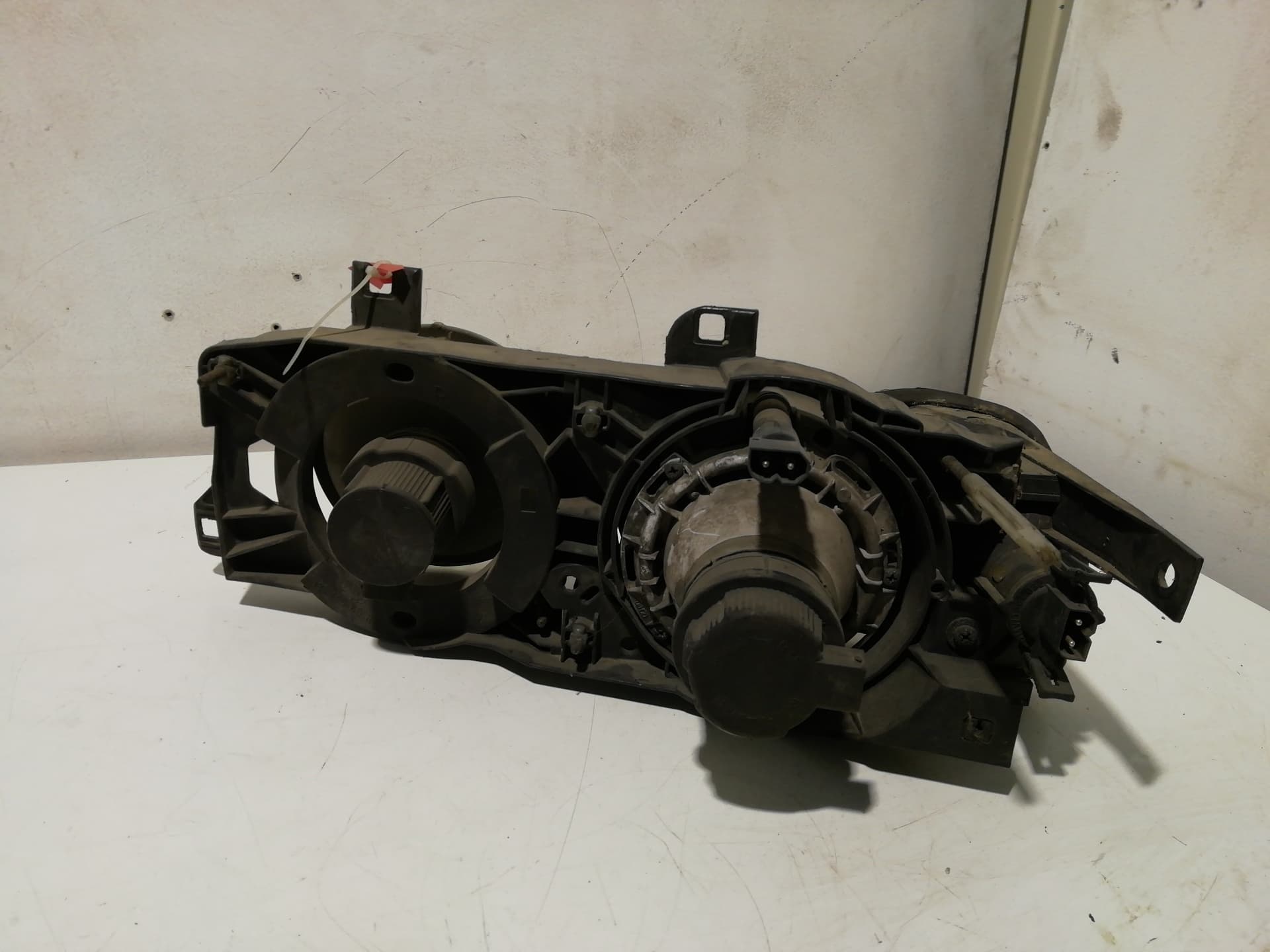 Faro derecho BMW SERIE 5 BERLINA (E34) 2