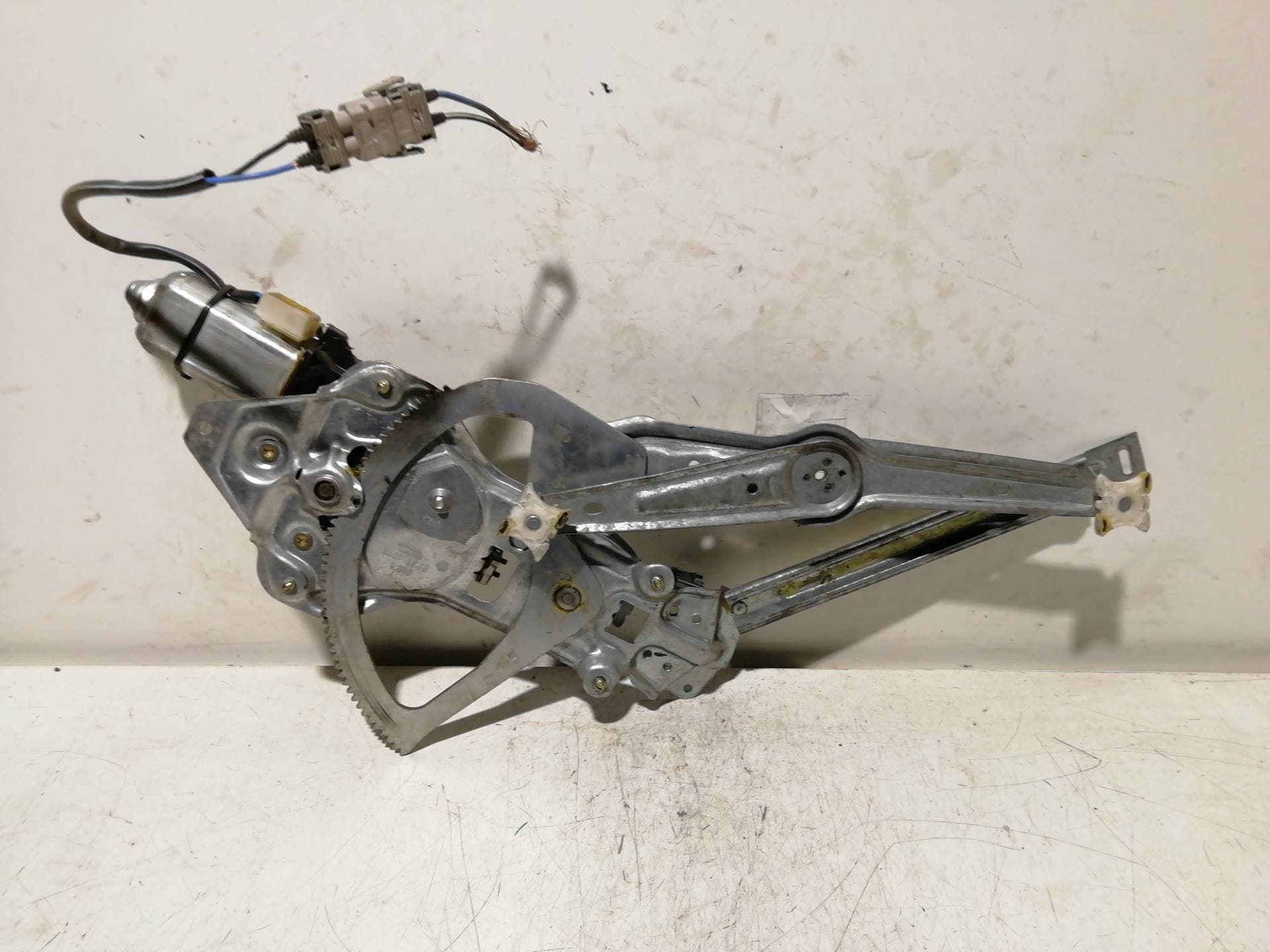 Elevalunas delantero derecho BMW SERIE 5 BERLINA (E34)