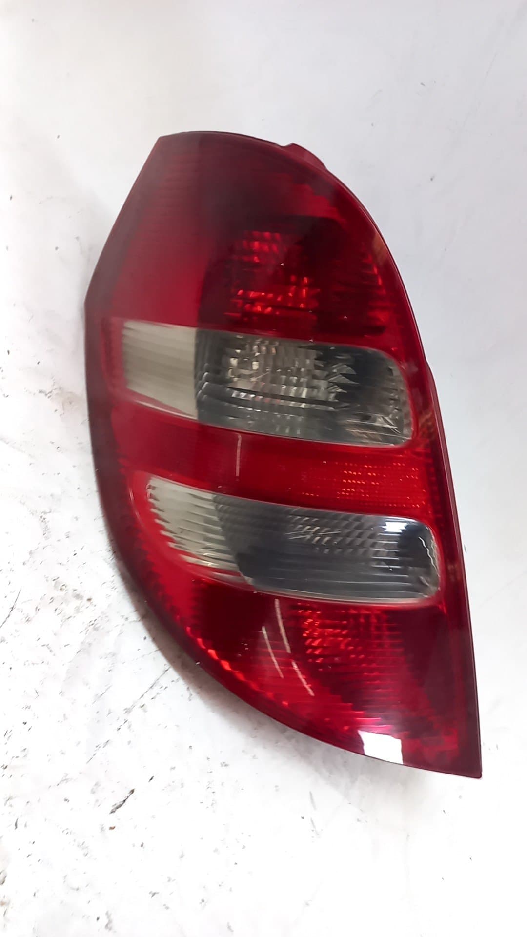 Piloto trasero izquierdo MERCEDES-BENZ CLASE A (W169)