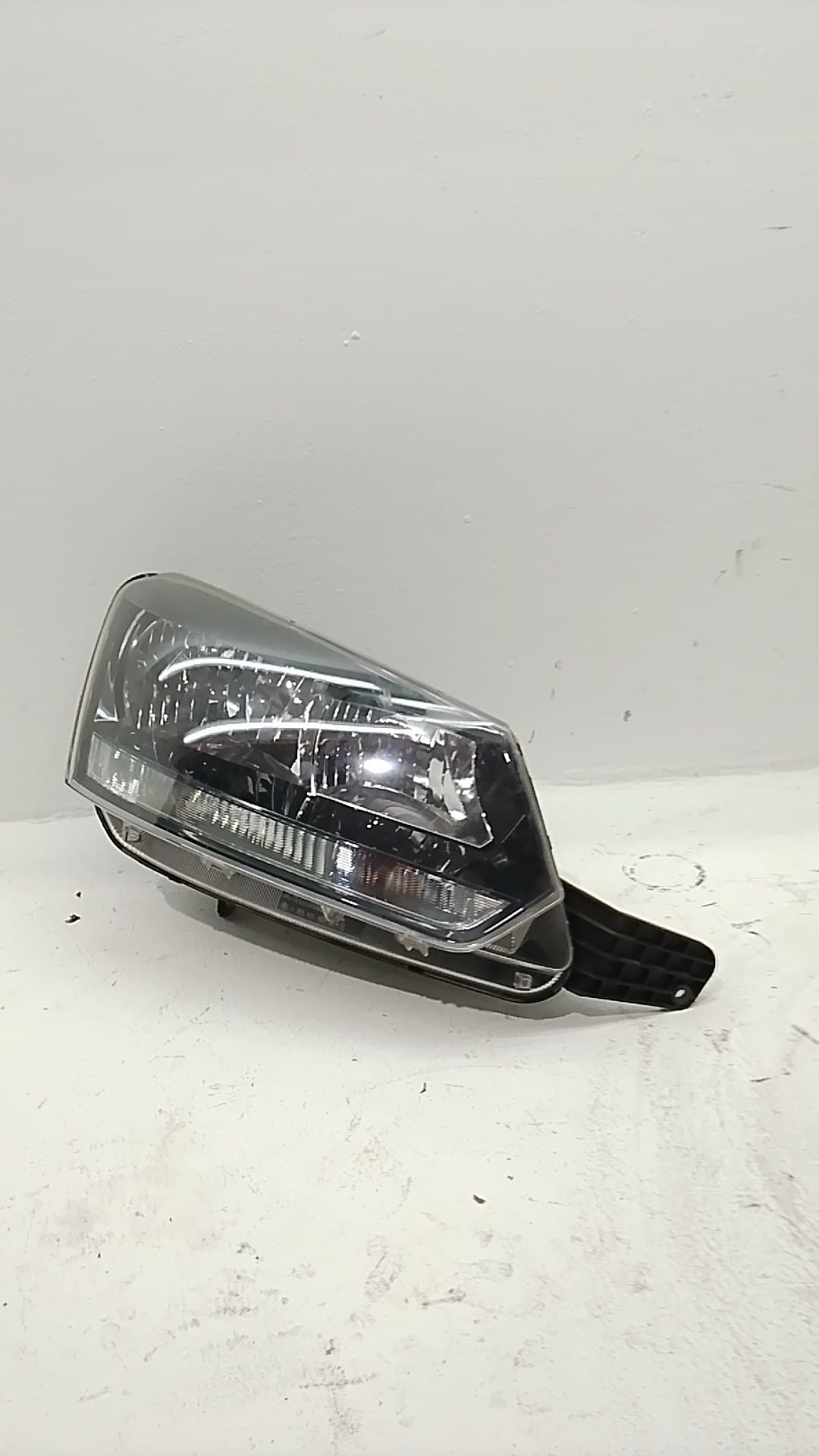 Faro derecho SKODA YETI