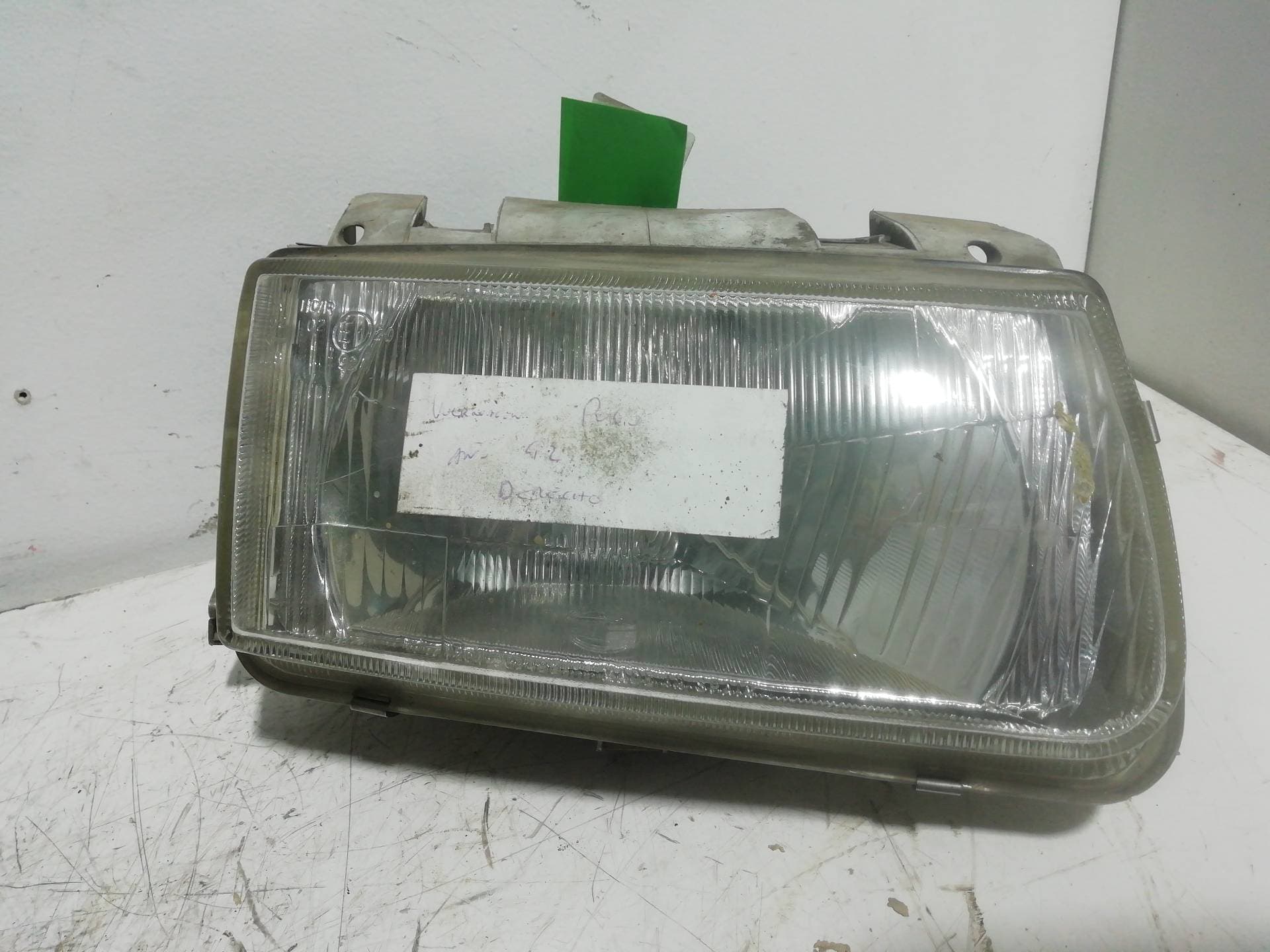 Faro derecho VOLKSWAGEN POLO CLASSIC (6V2)