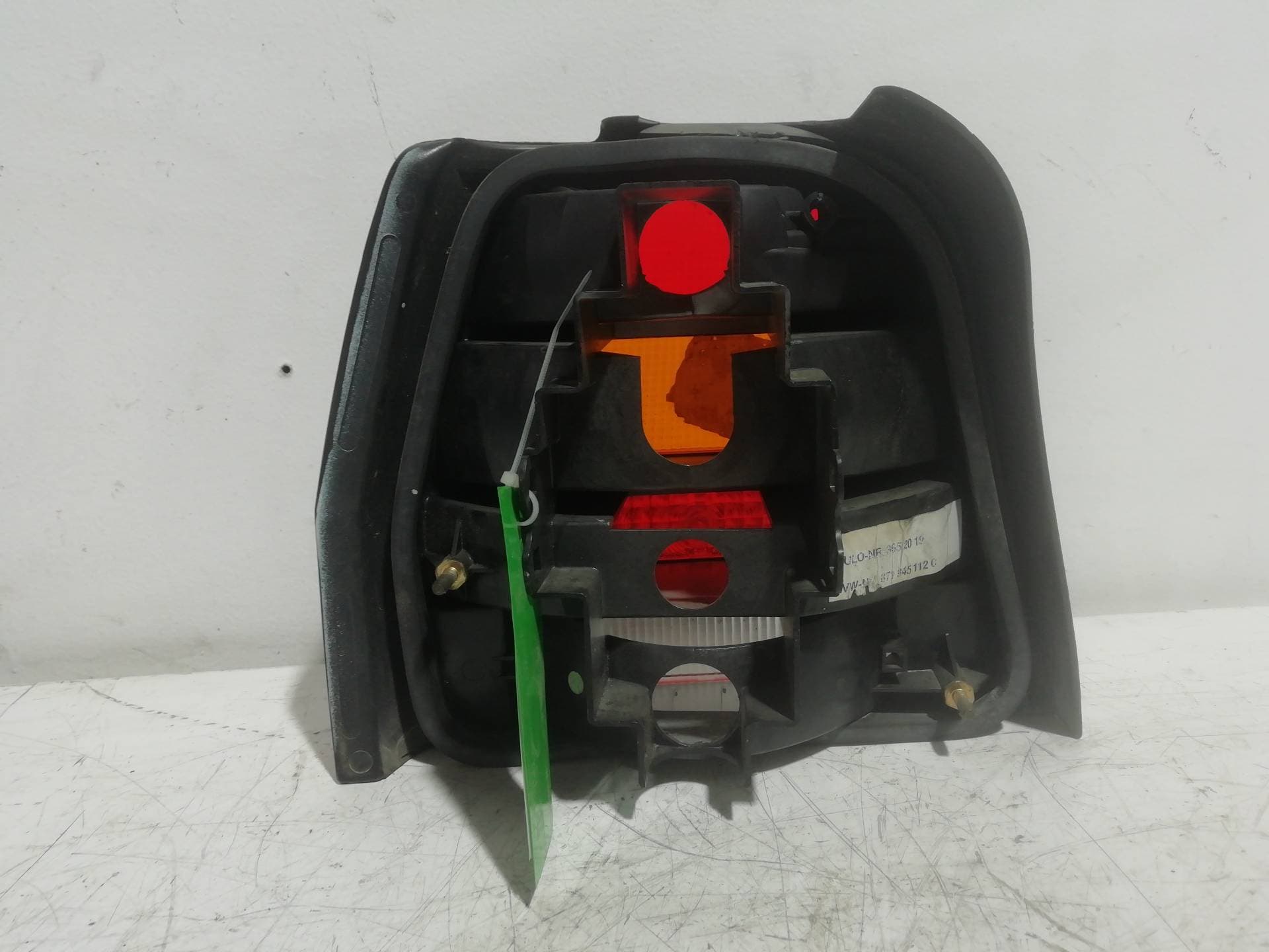 Piloto trasero derecho VOLKSWAGEN POLO CLASSIC (6V2) 2