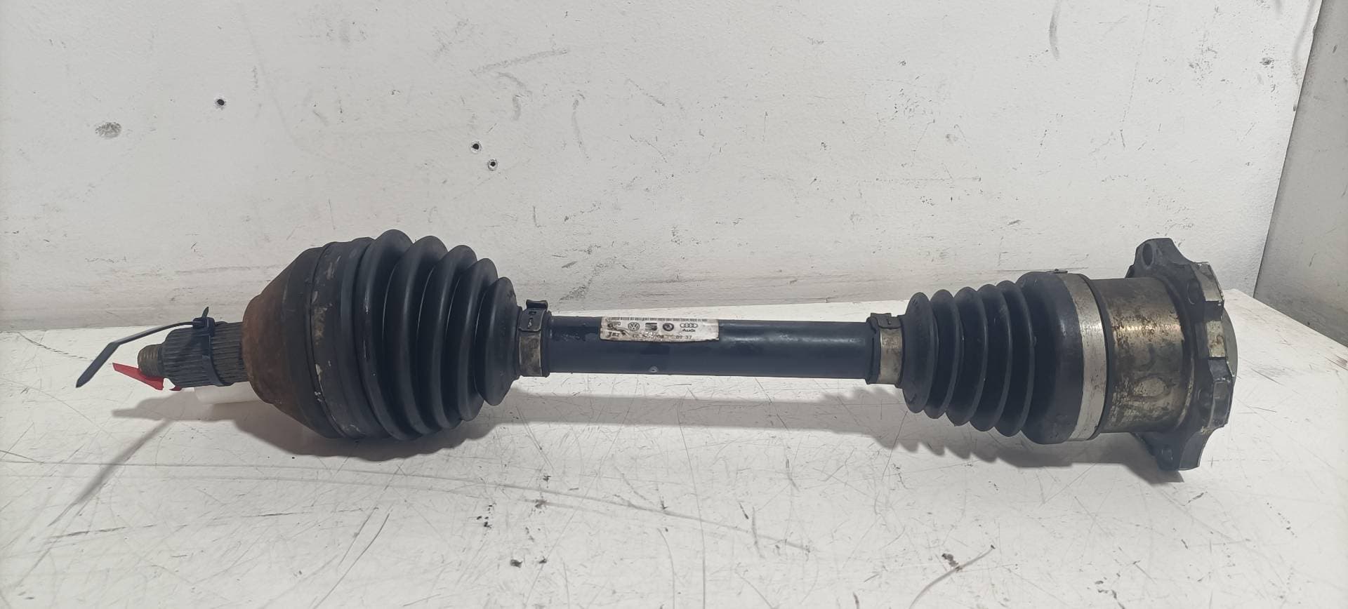 Transmision delantera izquierda VOLKSWAGEN POLO CLASSIC (6V2)