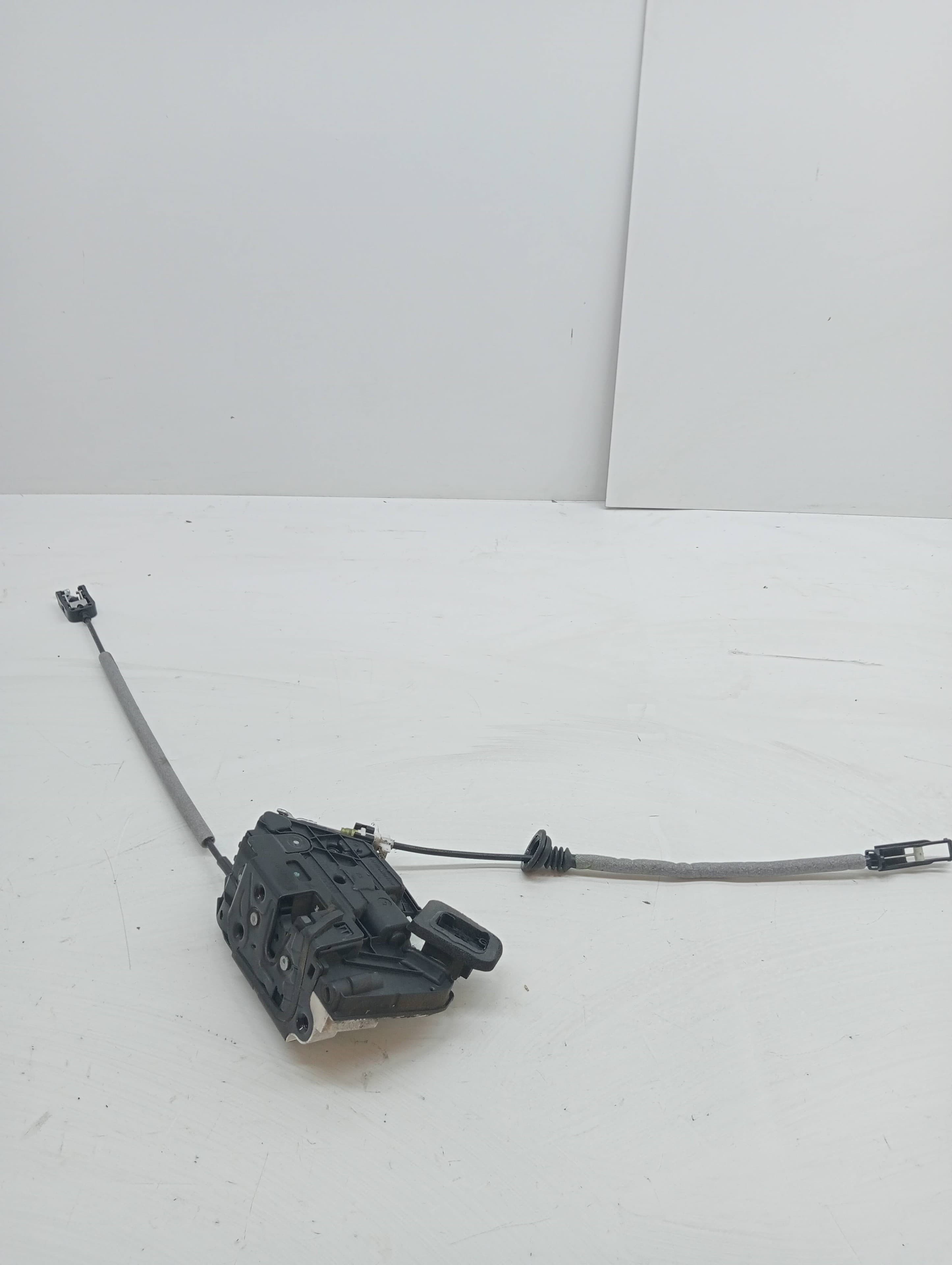 Cerradura puerta delantera derecha VOLKSWAGEN POLO (6R1) 2