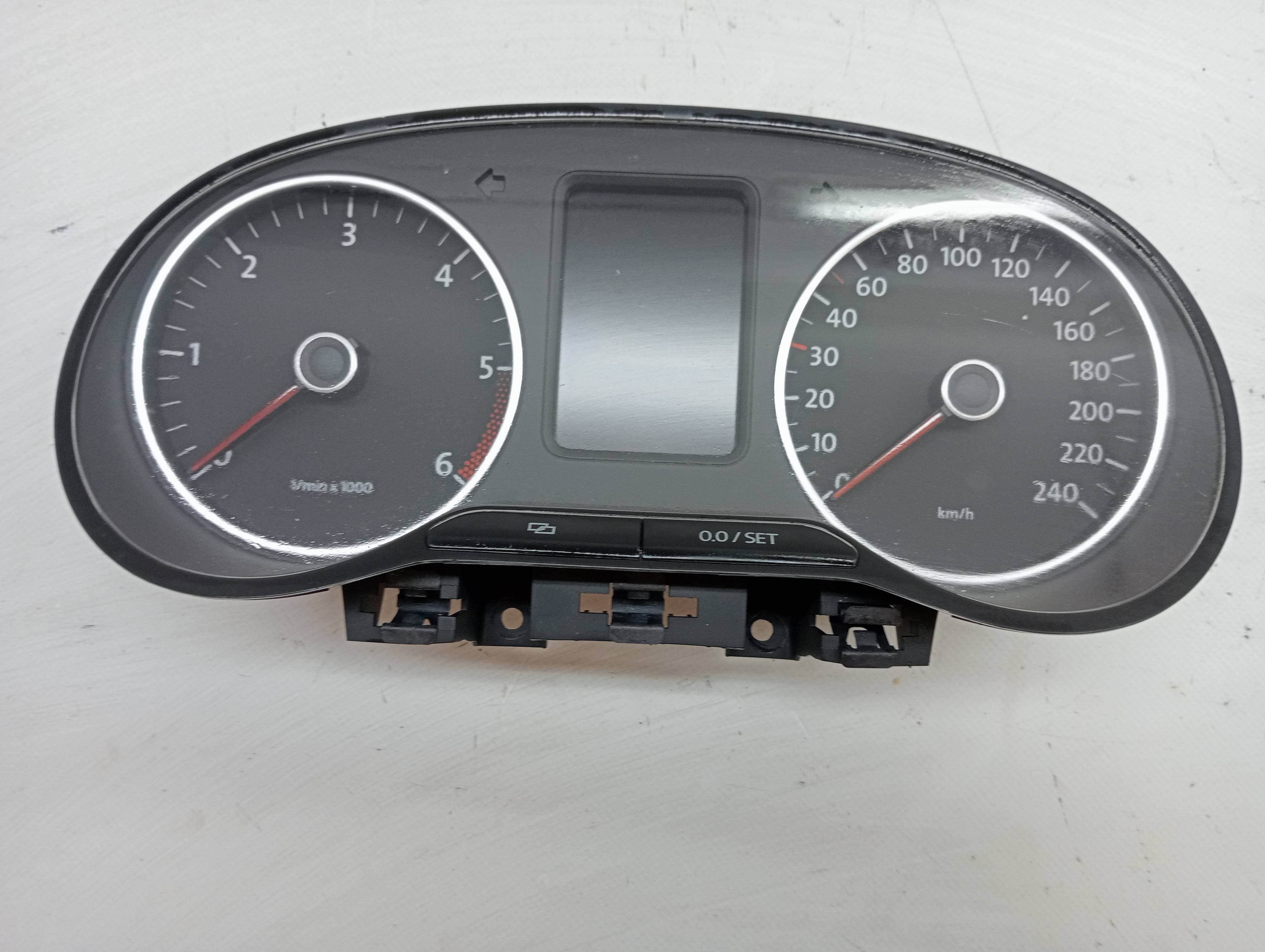 Cuadro instrumentos VOLKSWAGEN POLO (6R1)