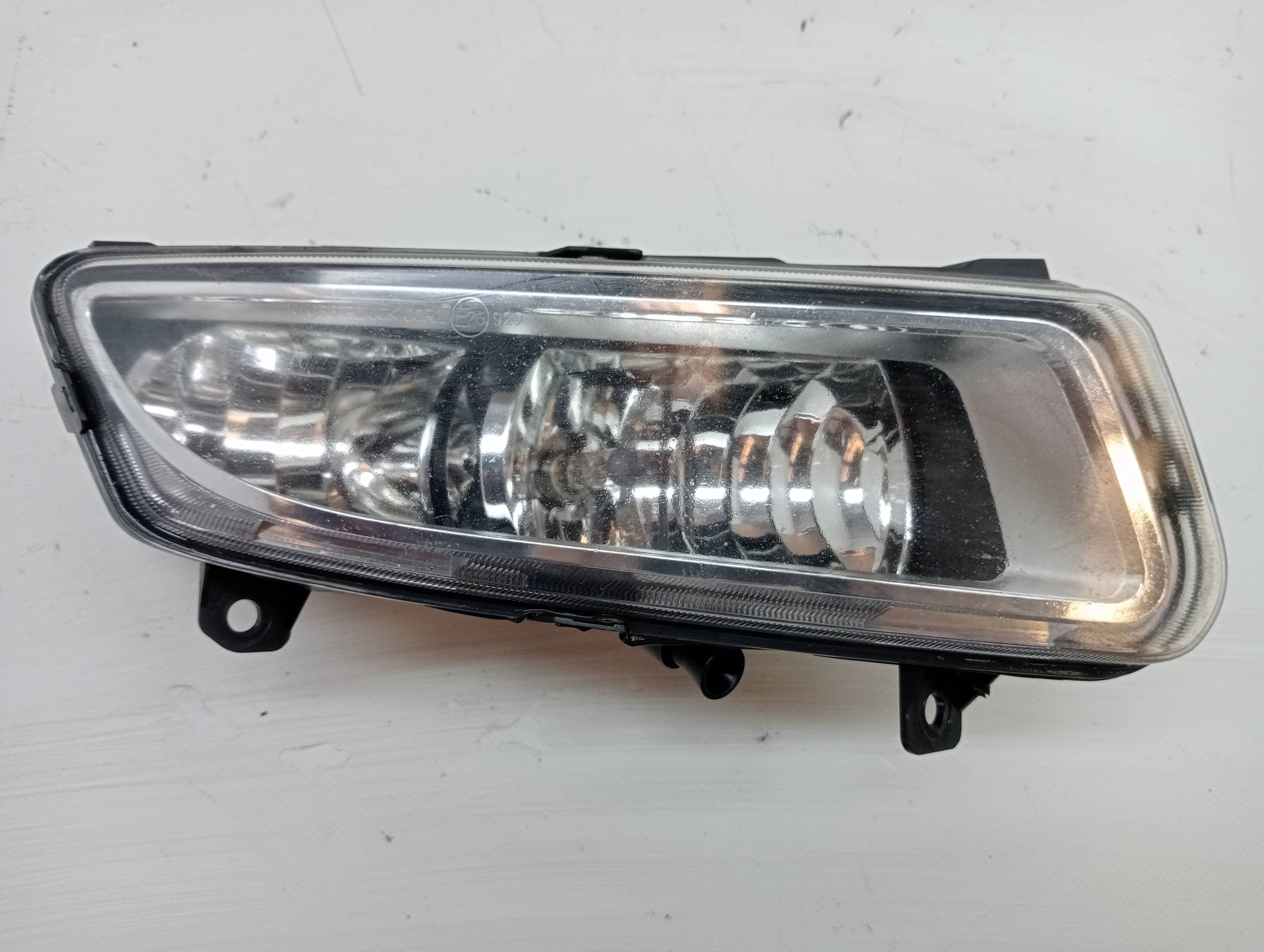 Faro antiniebla derecho VOLKSWAGEN POLO (6R1)