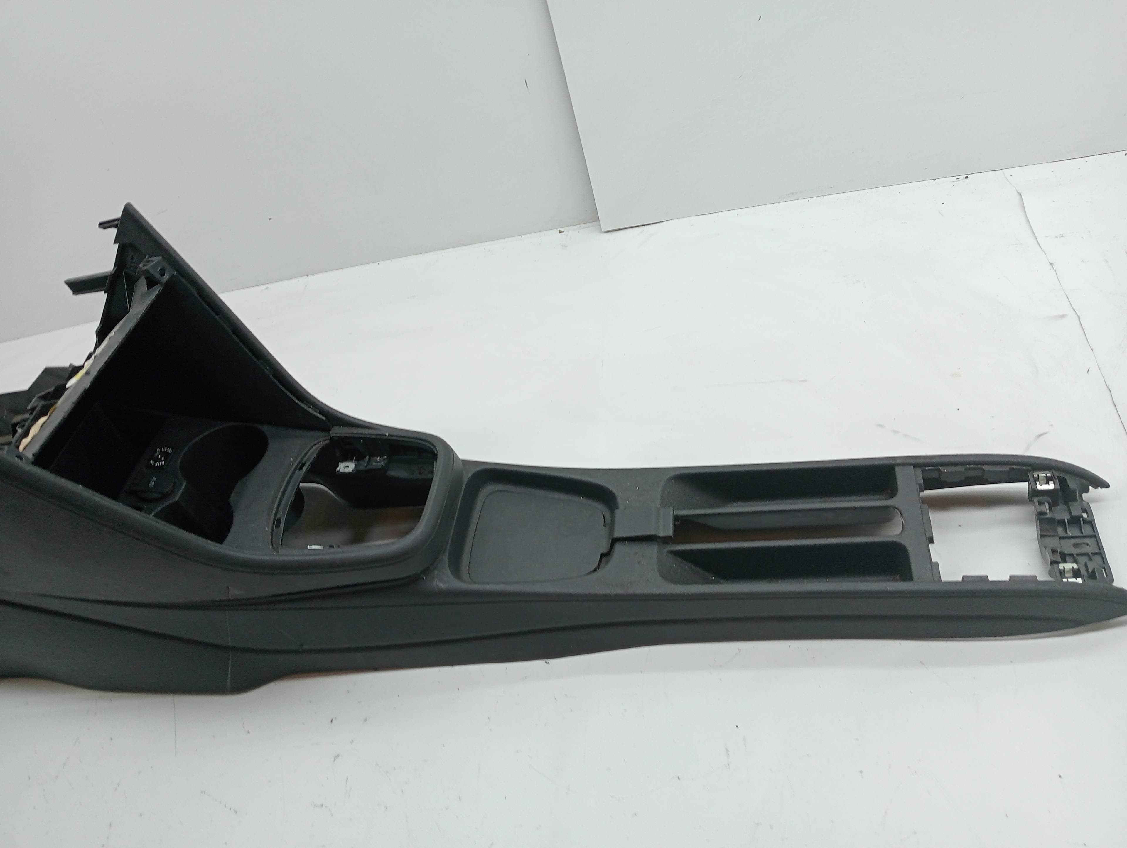 Consola central VOLKSWAGEN POLO (6R1) 2
