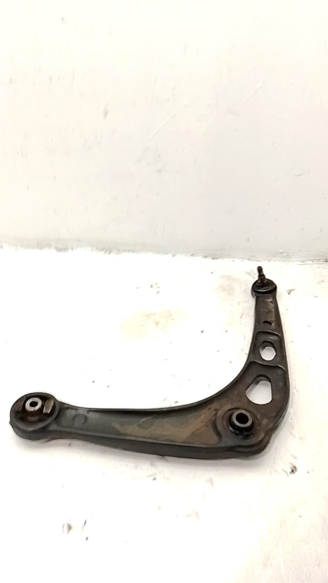 Brazo suspension inferior delantero izquierdo RENAULT ESPACE III (JE0_) 5