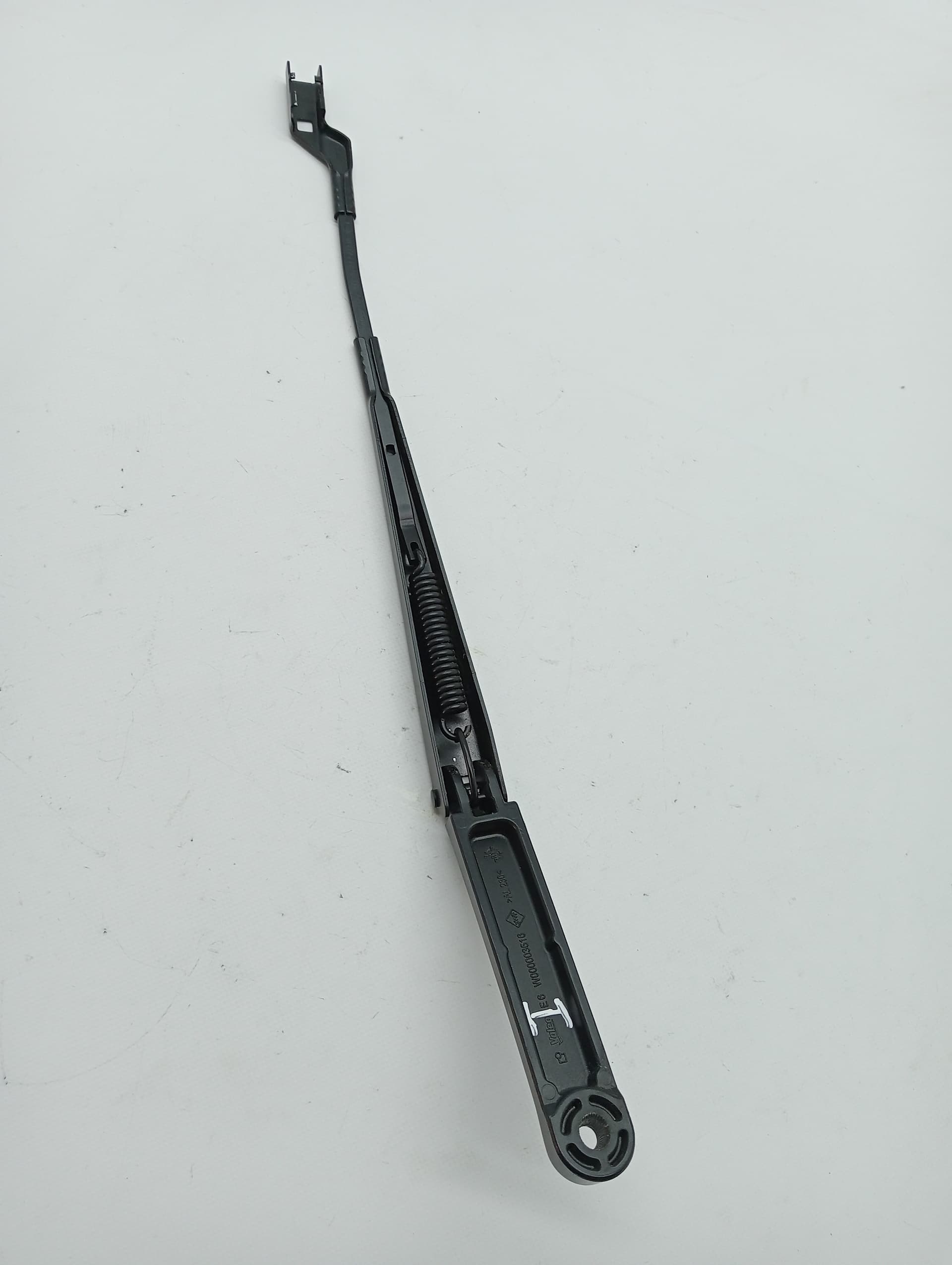 Brazo limpia delantero izquierdo VOLKSWAGEN POLO 3