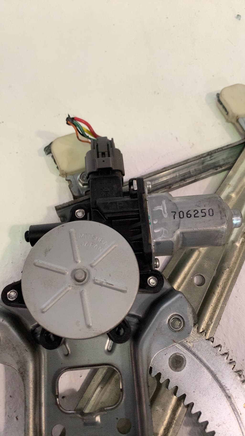Motor elevalunas trasero derecho MITSUBISHI OUTLANDER II (CW_W)
