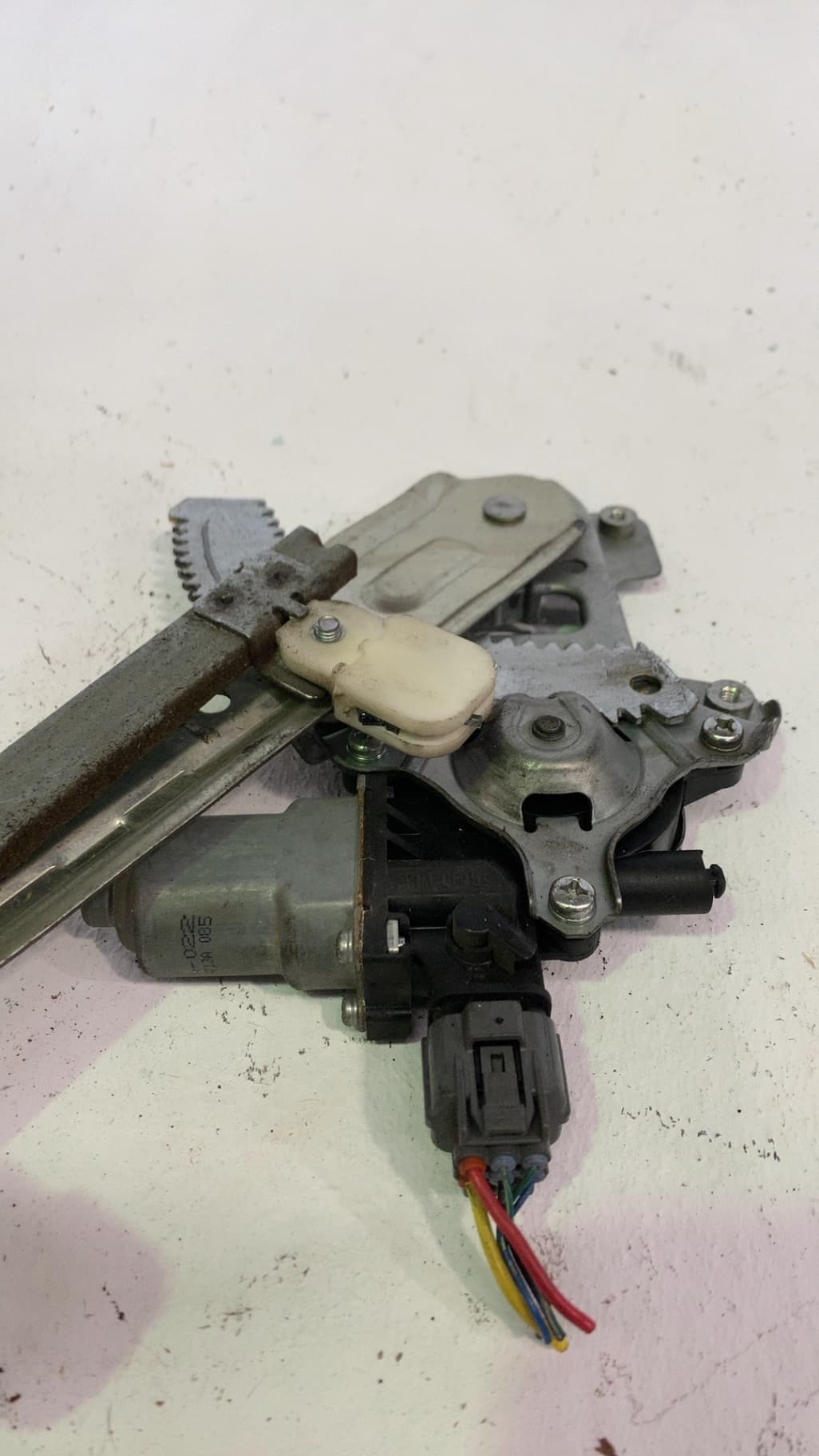 Motor elevalunas trasero izquierdo MITSUBISHI OUTLANDER II (CW_W) 2