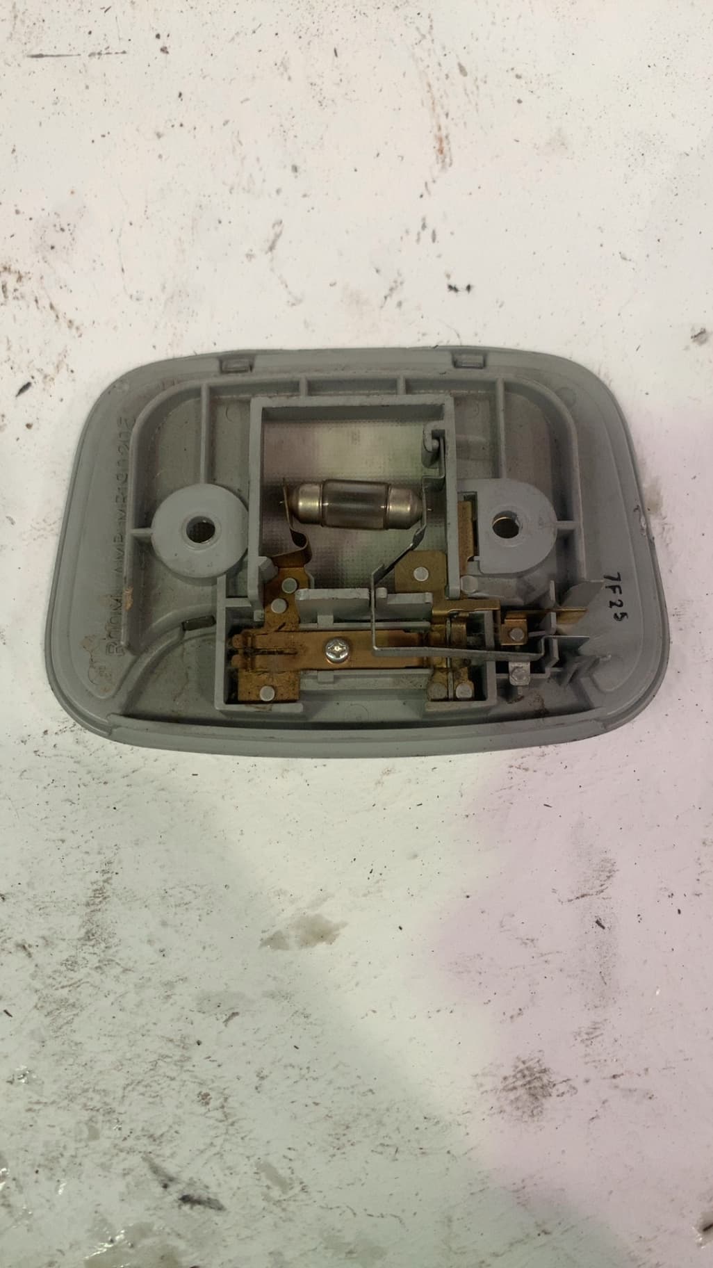 Luz interior MITSUBISHI OUTLANDER II (CW_W) 2