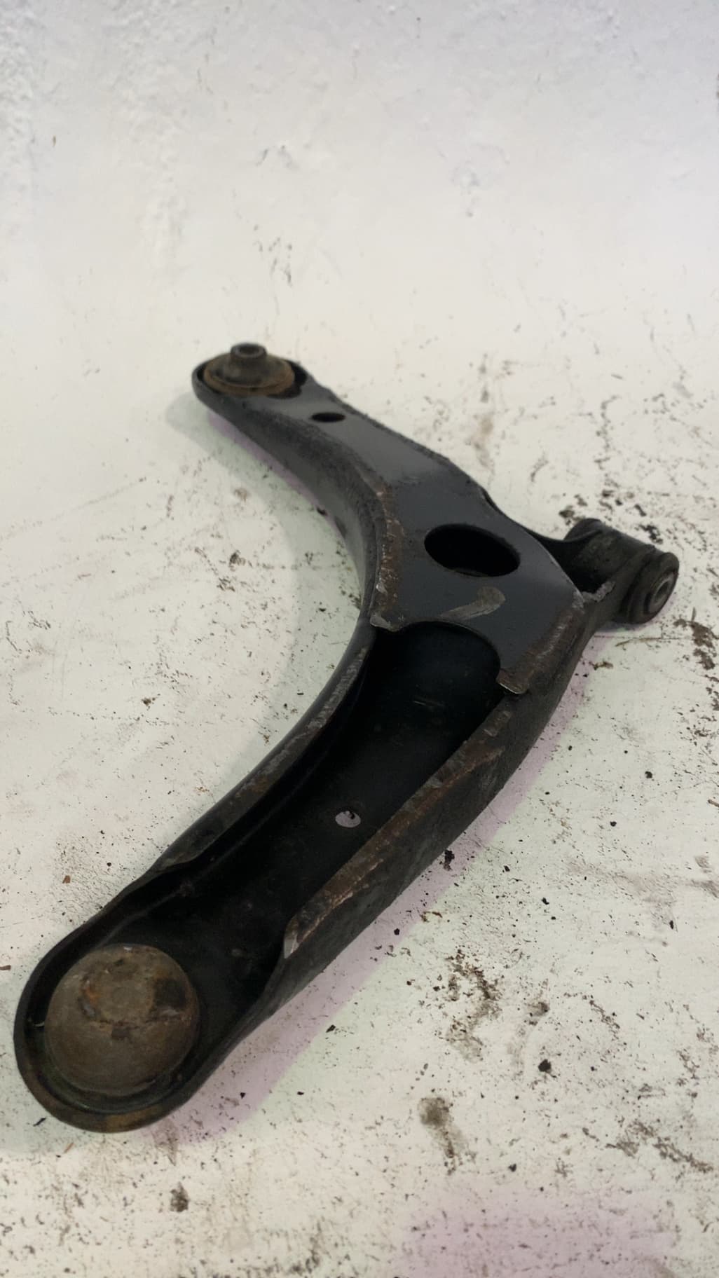 Brazo suspension inferior delantero izquierdo MITSUBISHI OUTLANDER II (CW_W) 2