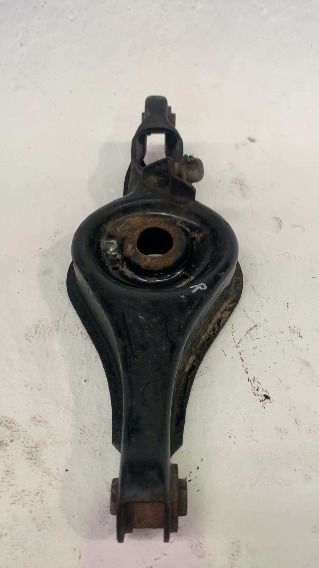 Brazo suspension inferior trasero derecho MITSUBISHI OUTLANDER II (CW_W)