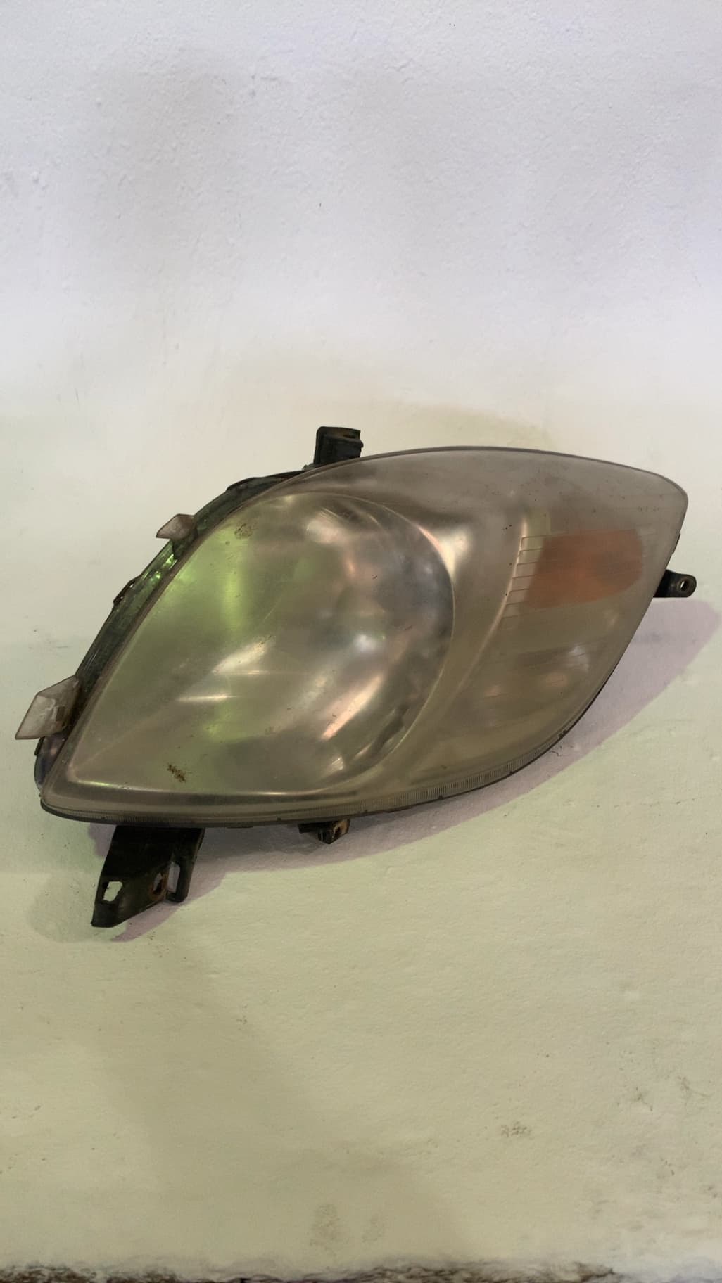 Faro derecho TOYOTA YARIS