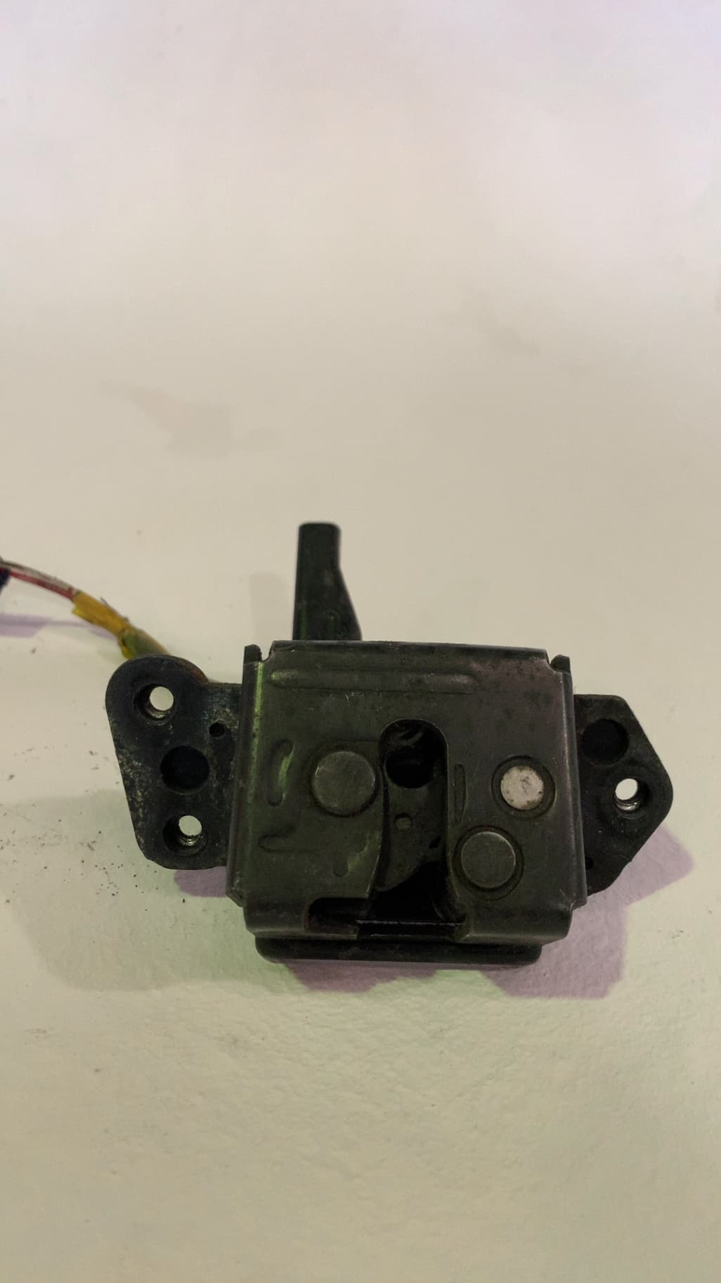 Cerradura maletero / porton TOYOTA YARIS