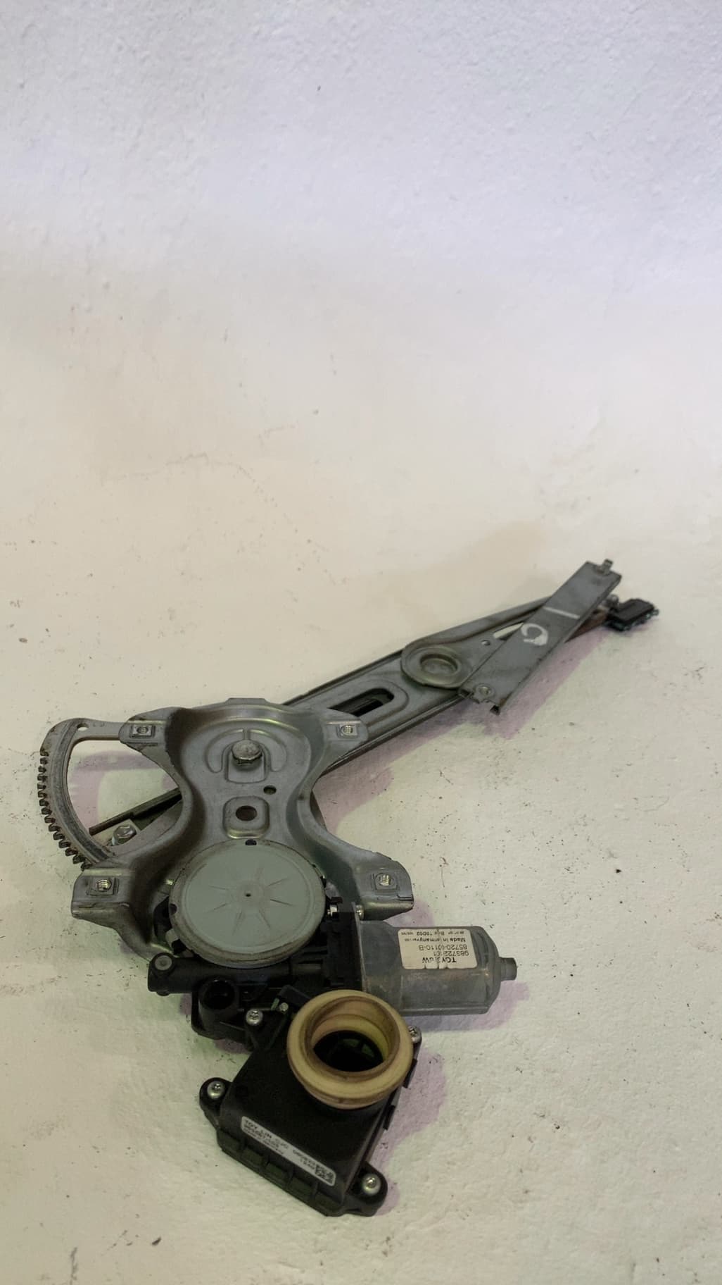 Motor elevalunas delantero izquierdo TOYOTA YARIS 3