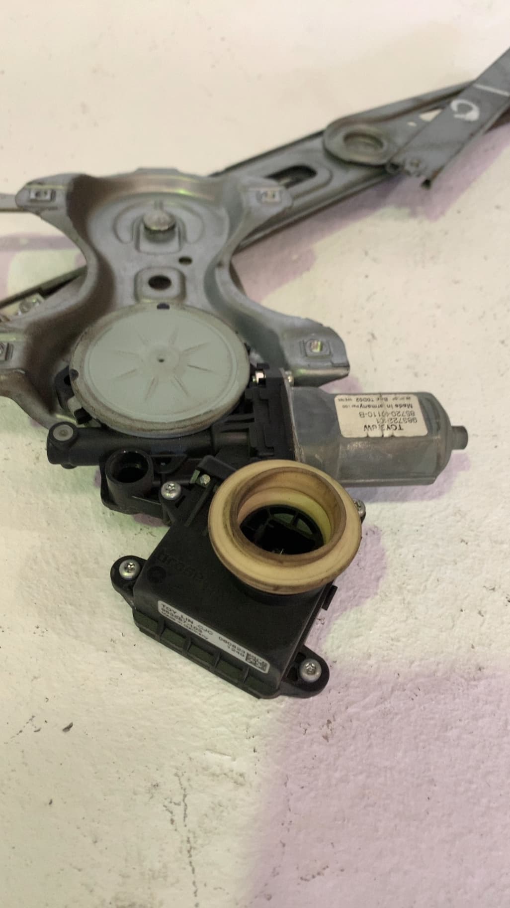 Motor elevalunas delantero izquierdo TOYOTA YARIS