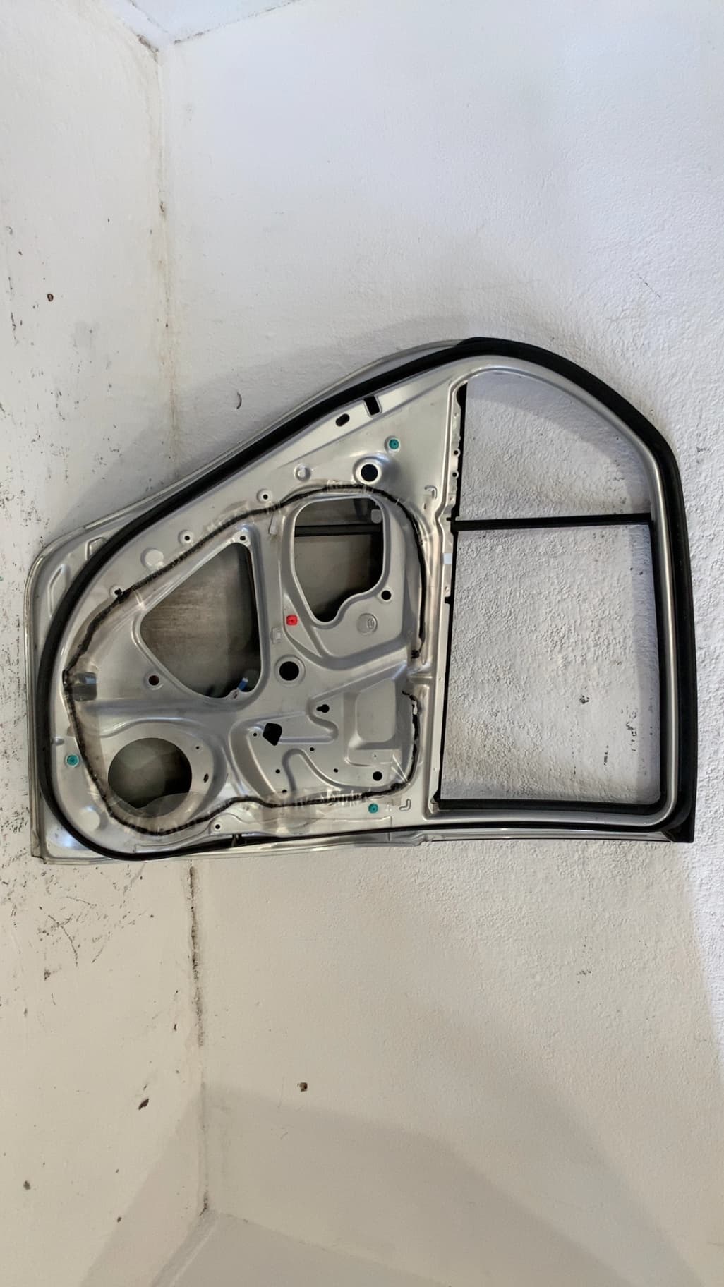 Puerta trasera izquierda TOYOTA YARIS 2