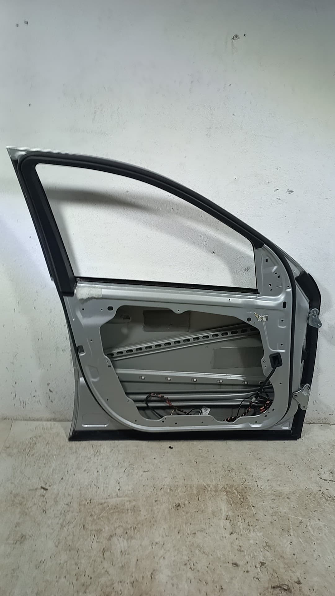 Puerta delantera izquierda MERCEDES-BENZ CLASE M (W164) 2