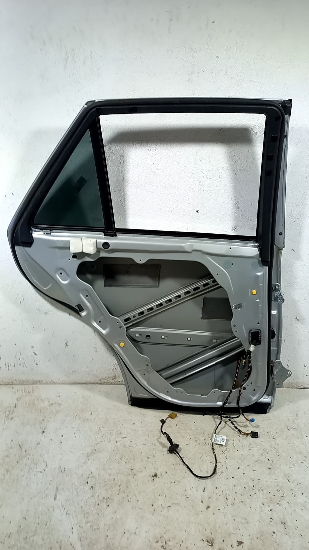 Puerta trasera izquierda MERCEDES-BENZ CLASE M (W164) 2