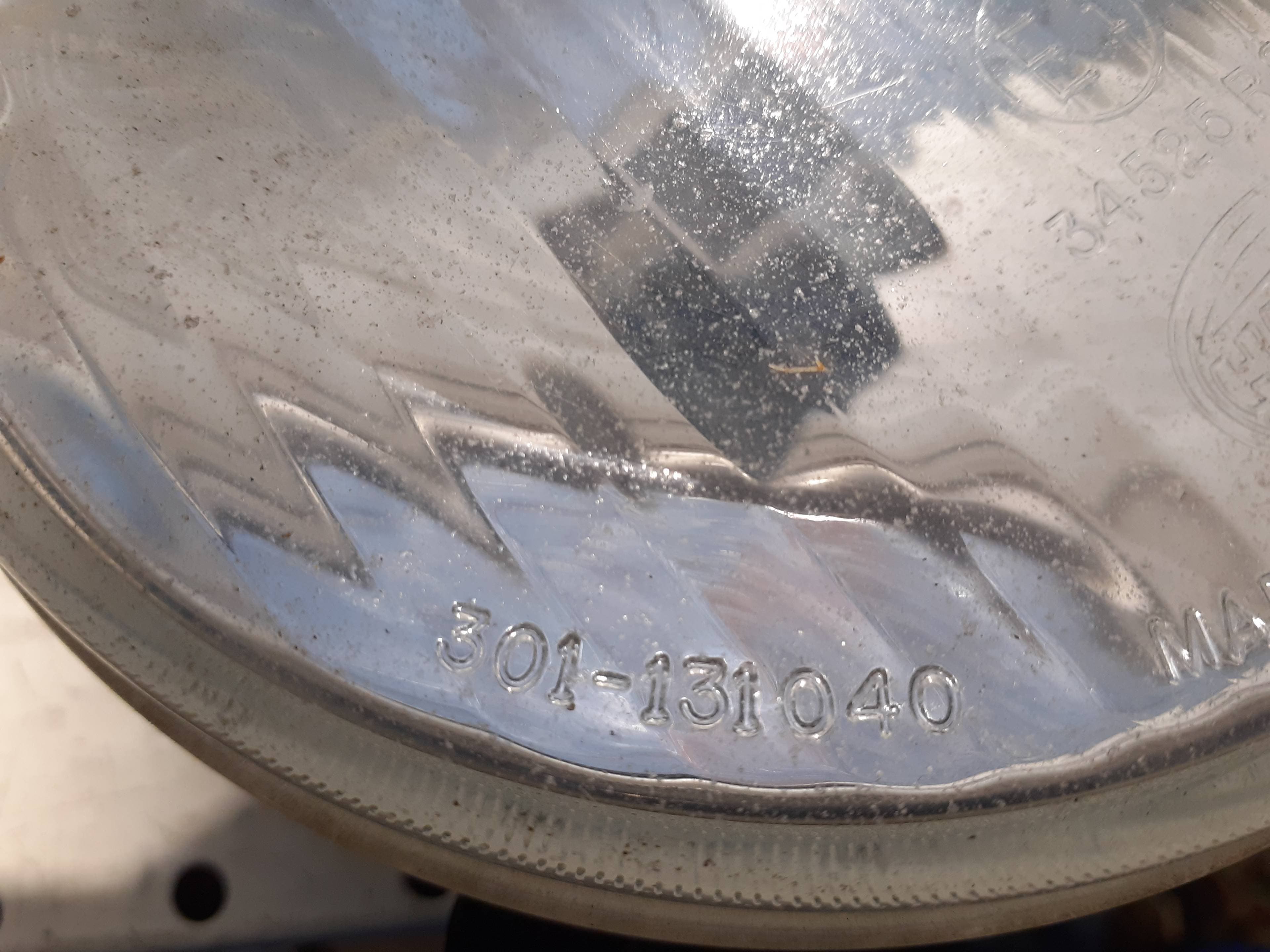 Faro izquierdo VOLKSWAGEN GOLF III BERLINA (1H1) 3