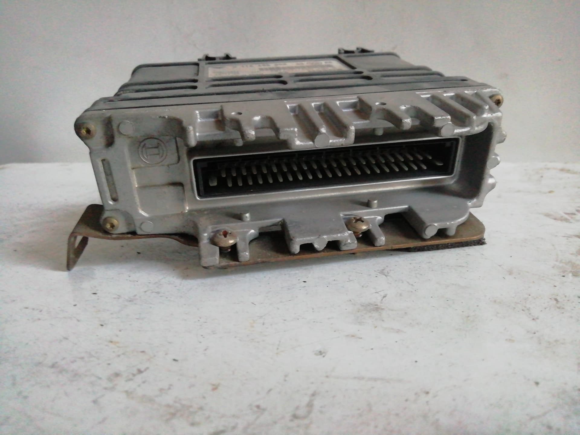 Centralita motor uce VOLKSWAGEN GOLF III BERLINA (1H1) 2