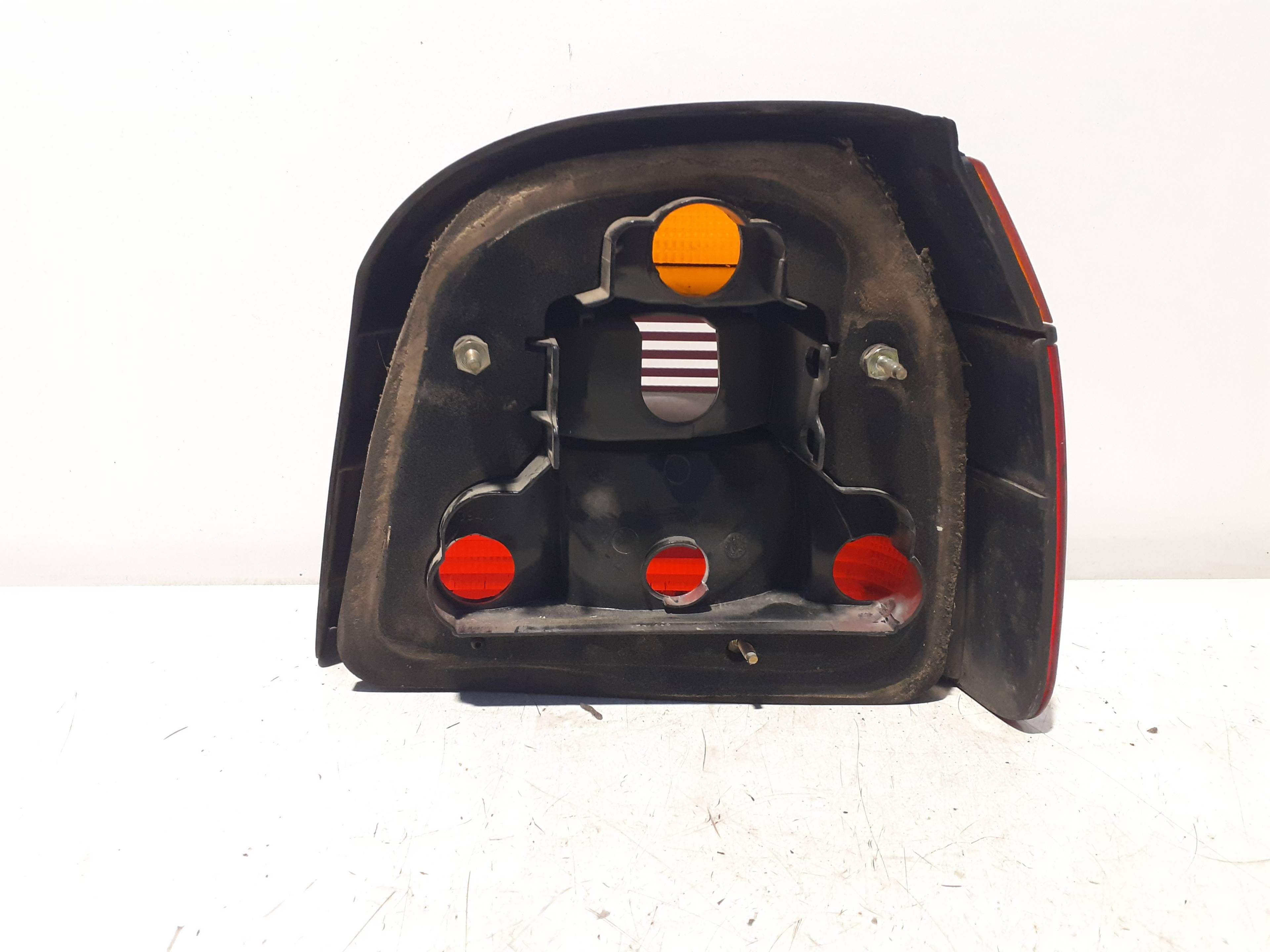 Piloto trasero izquierdo VOLKSWAGEN GOLF III BERLINA (1H1) 2