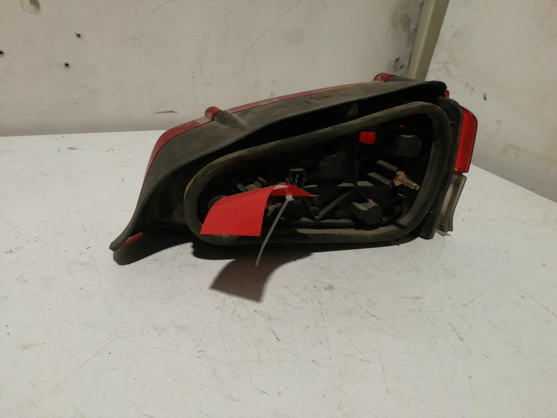 Piloto trasero izquierdo PEUGEOT 106 (S1) 2