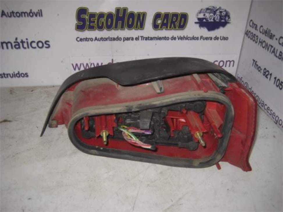 Piloto trasero izquierdo PEUGEOT 106 (S1) 2