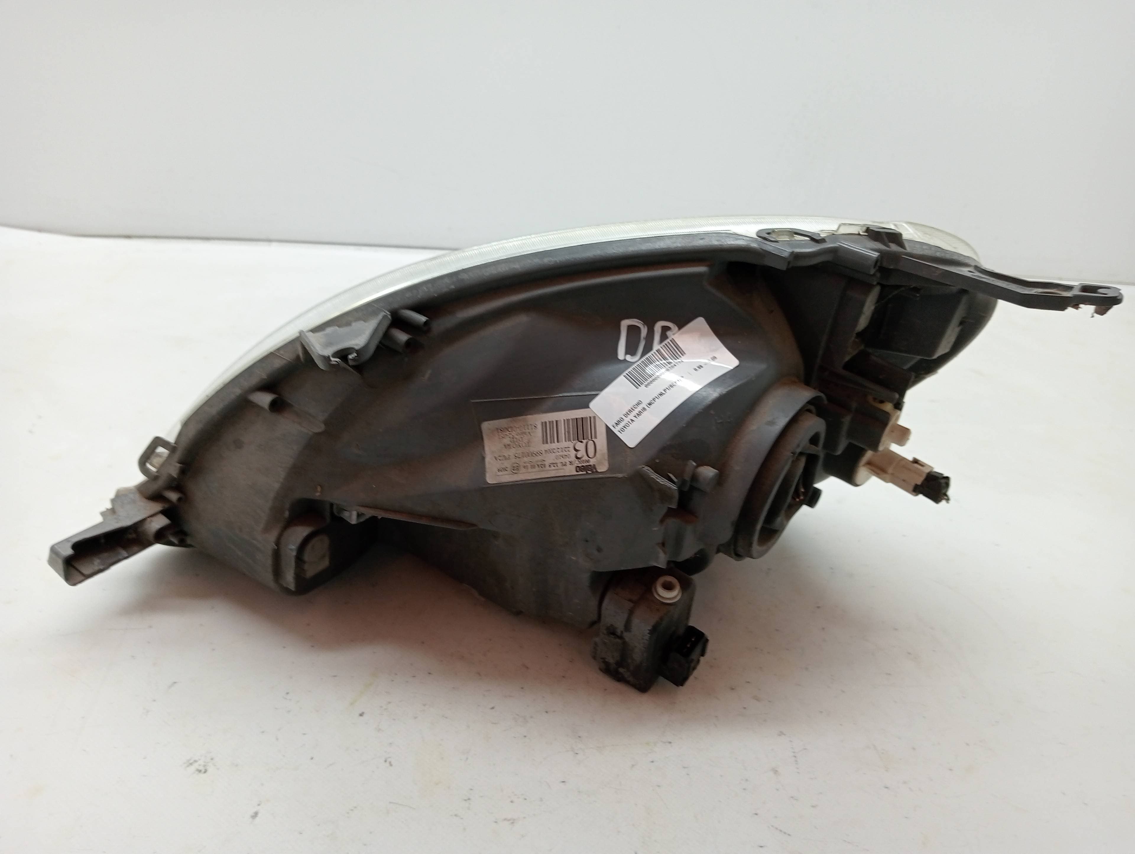 Faro derecho TOYOTA YARIS (NCP1/NLP1/SCP1)