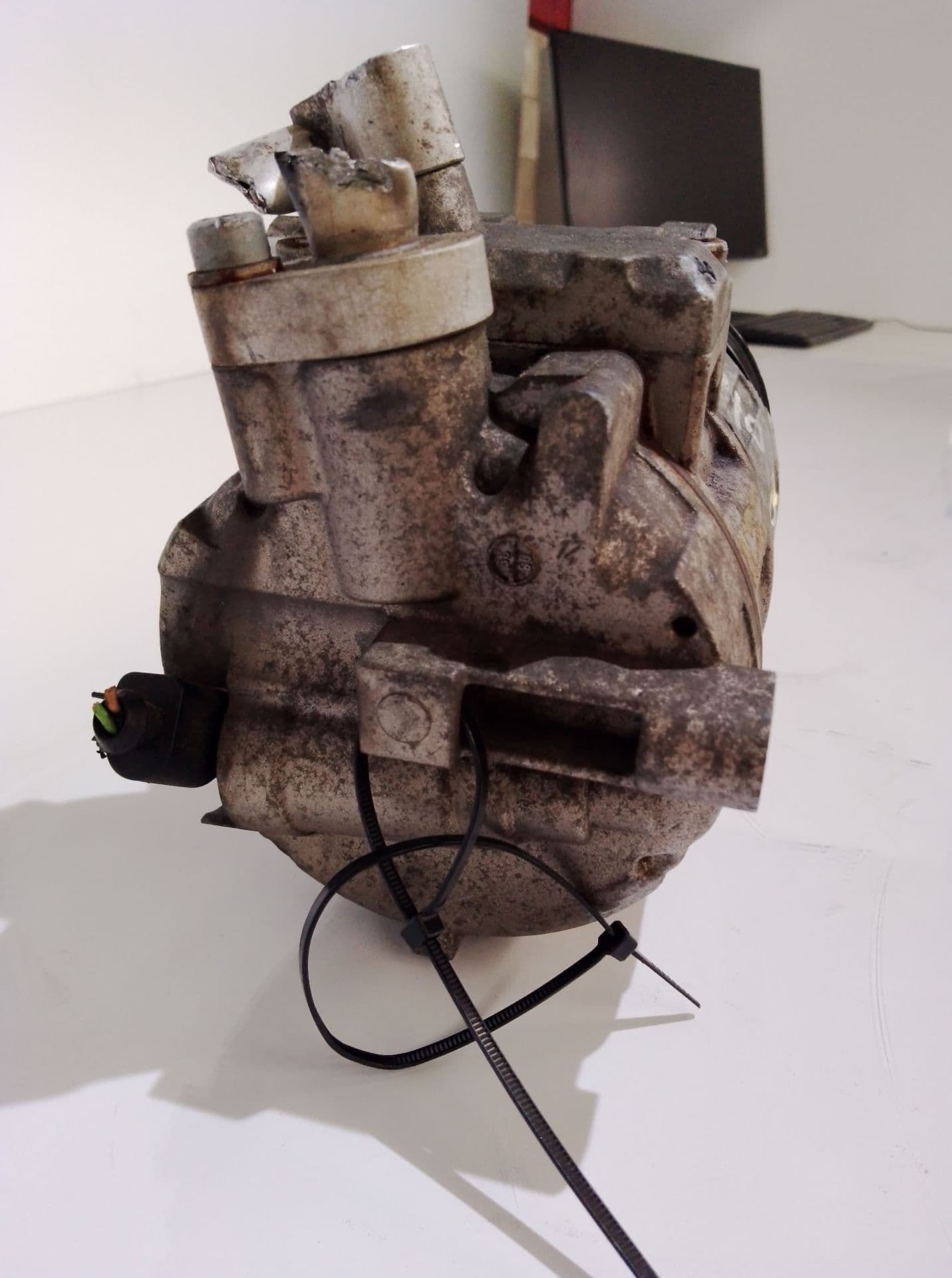 Recambio SKODA YETI ref. 1K0820859SX 2