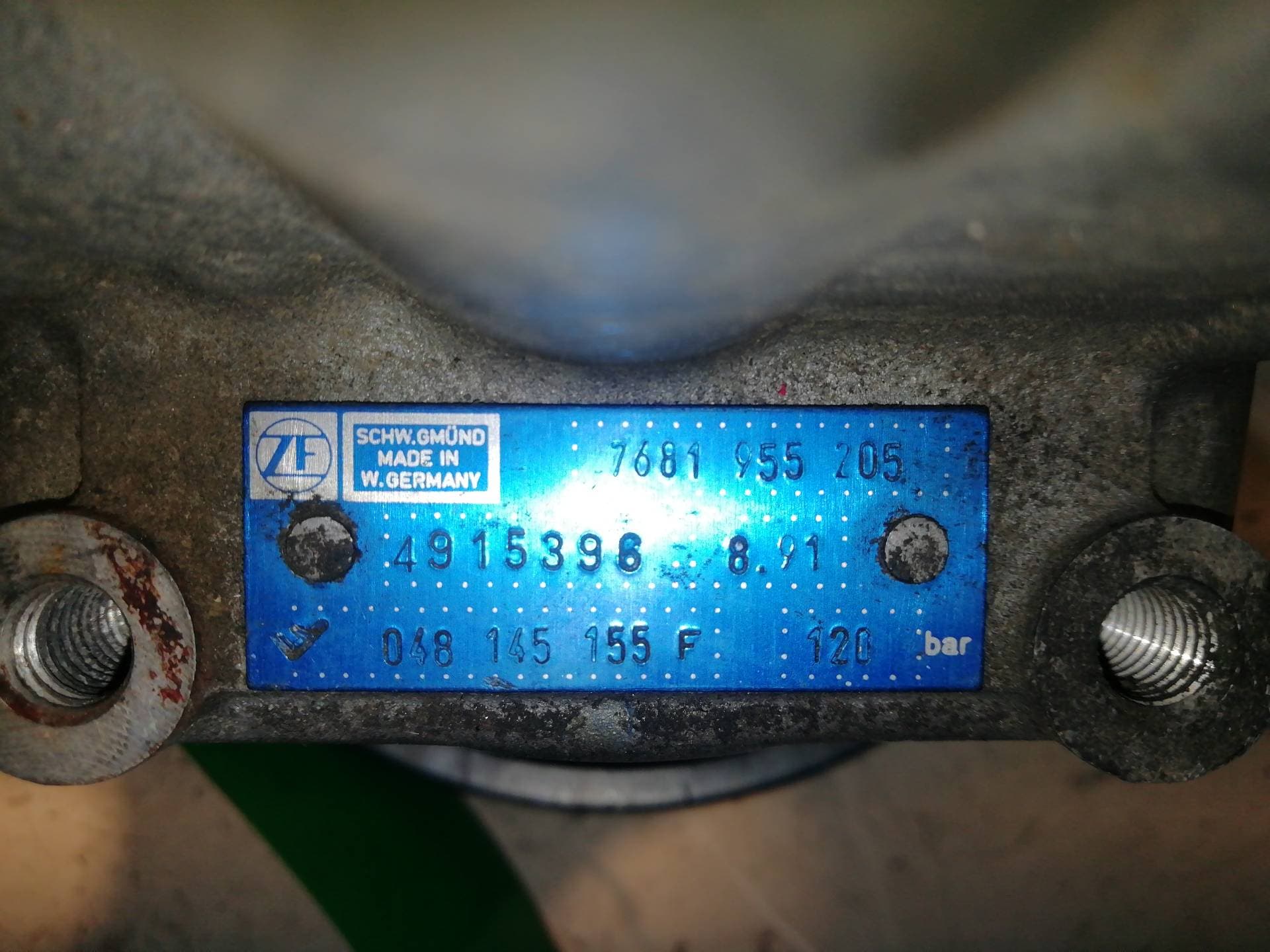 Bomba direccion AUDI 100 AVANT (C4)