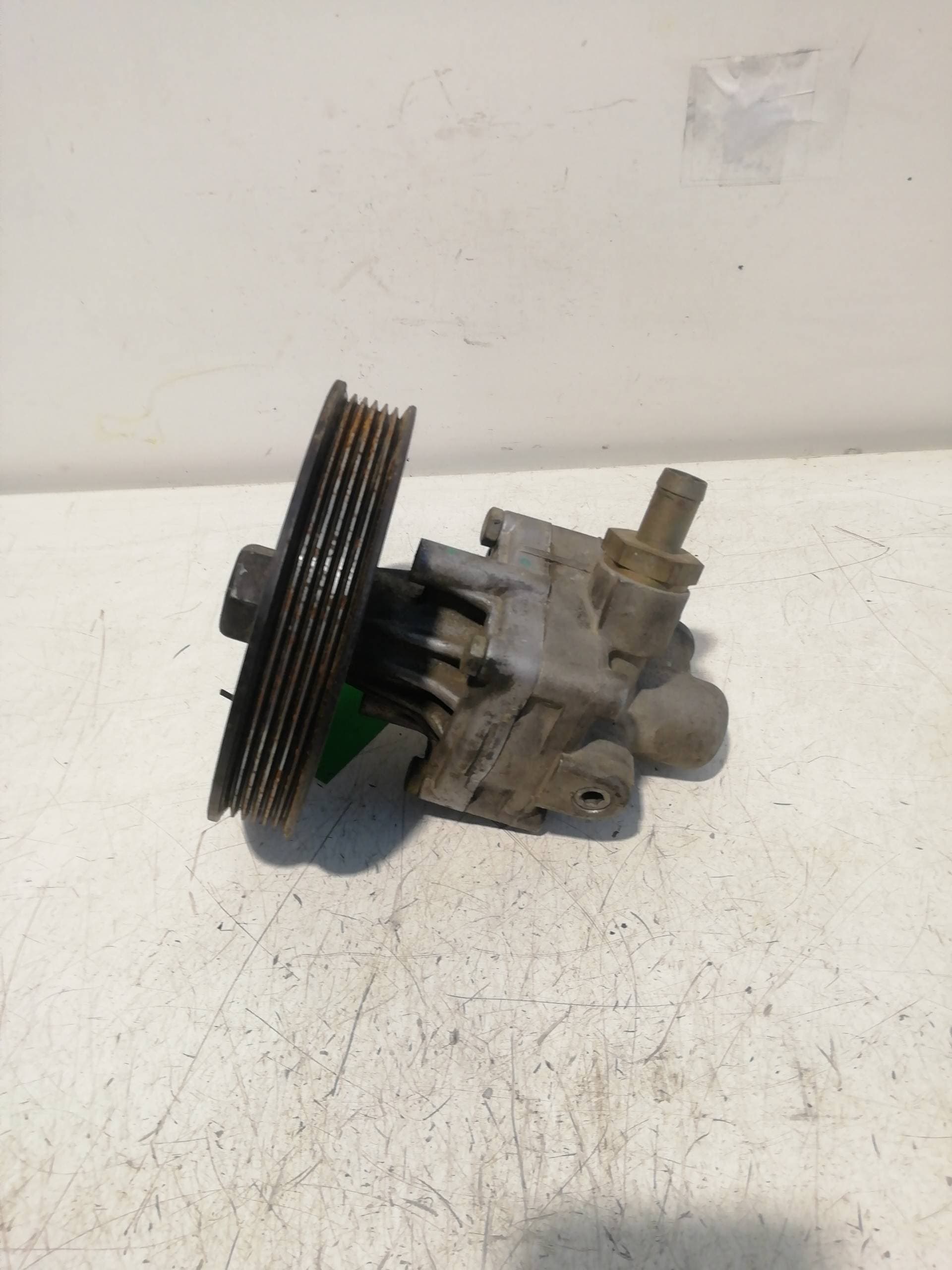 Bomba direccion AUDI 100 AVANT (C4) 4